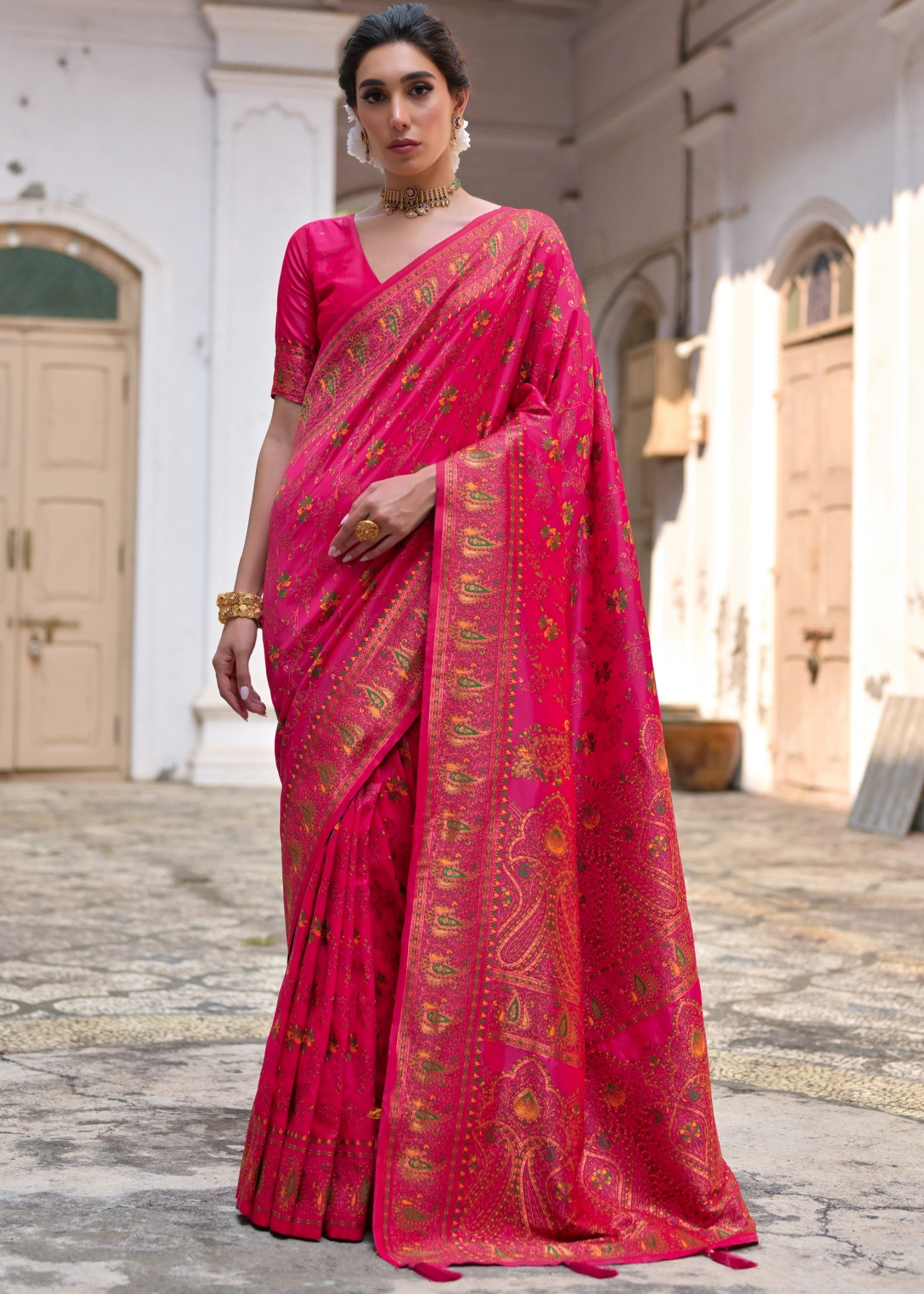 Pink Thread Woven Jal & Flower Silk Saree With Thread Woven Pallu - qivii