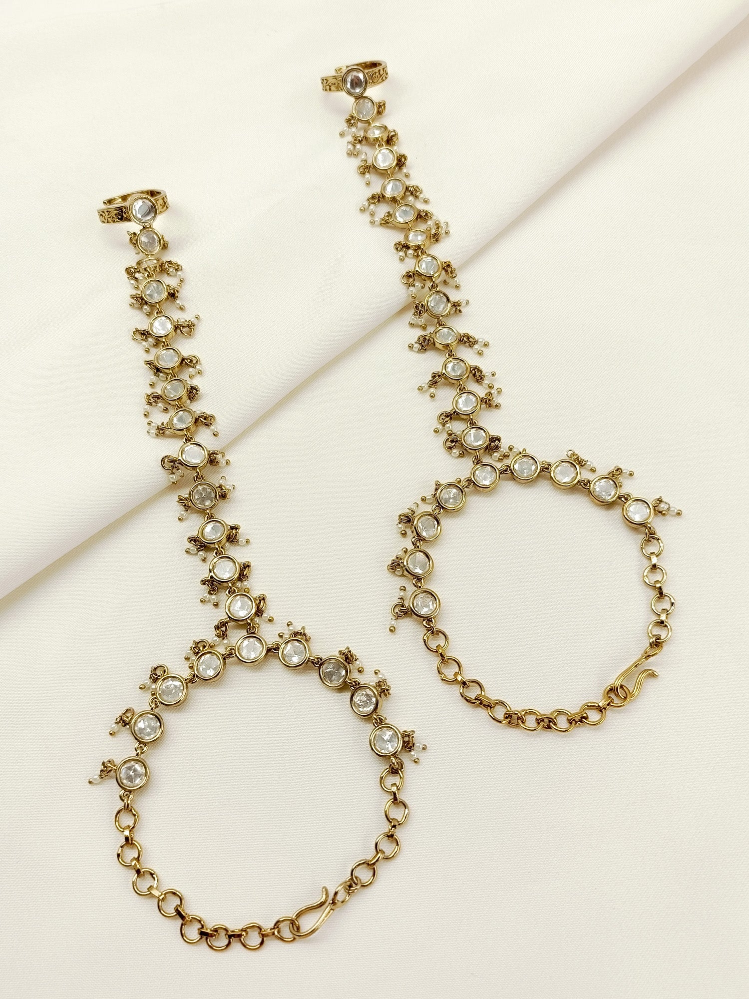 Mushtad White Kundan Hathphool Set Of 2