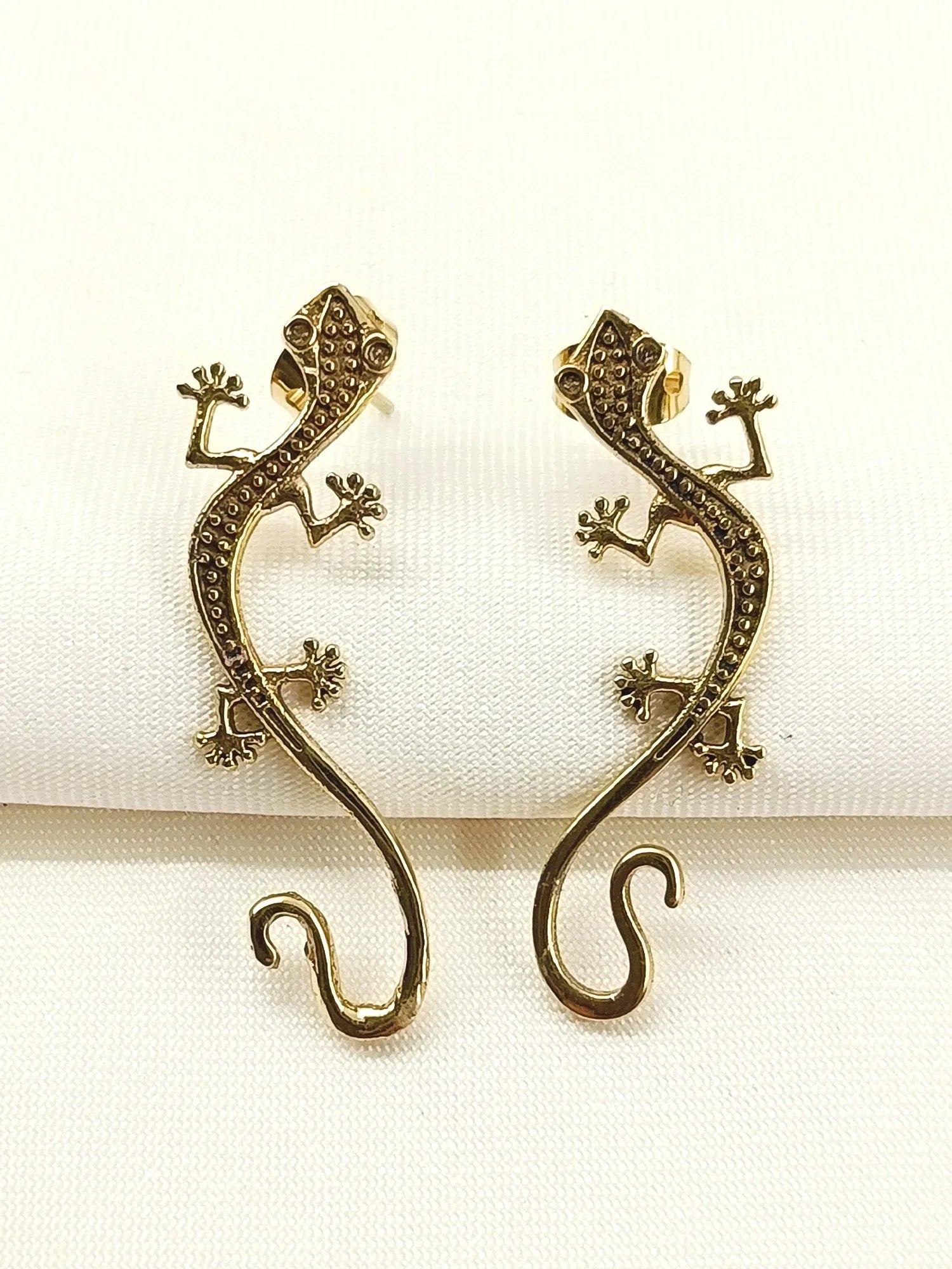 Rasam Golden Western Earrings
