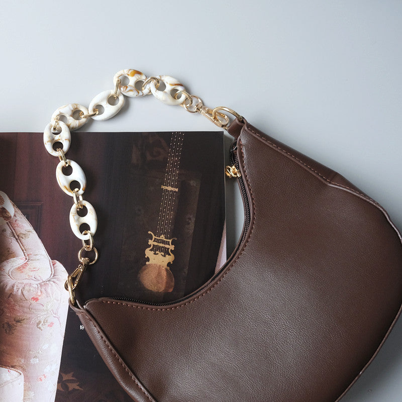 Ounamei Leopard Acrylic Pig Nose Chain Strap