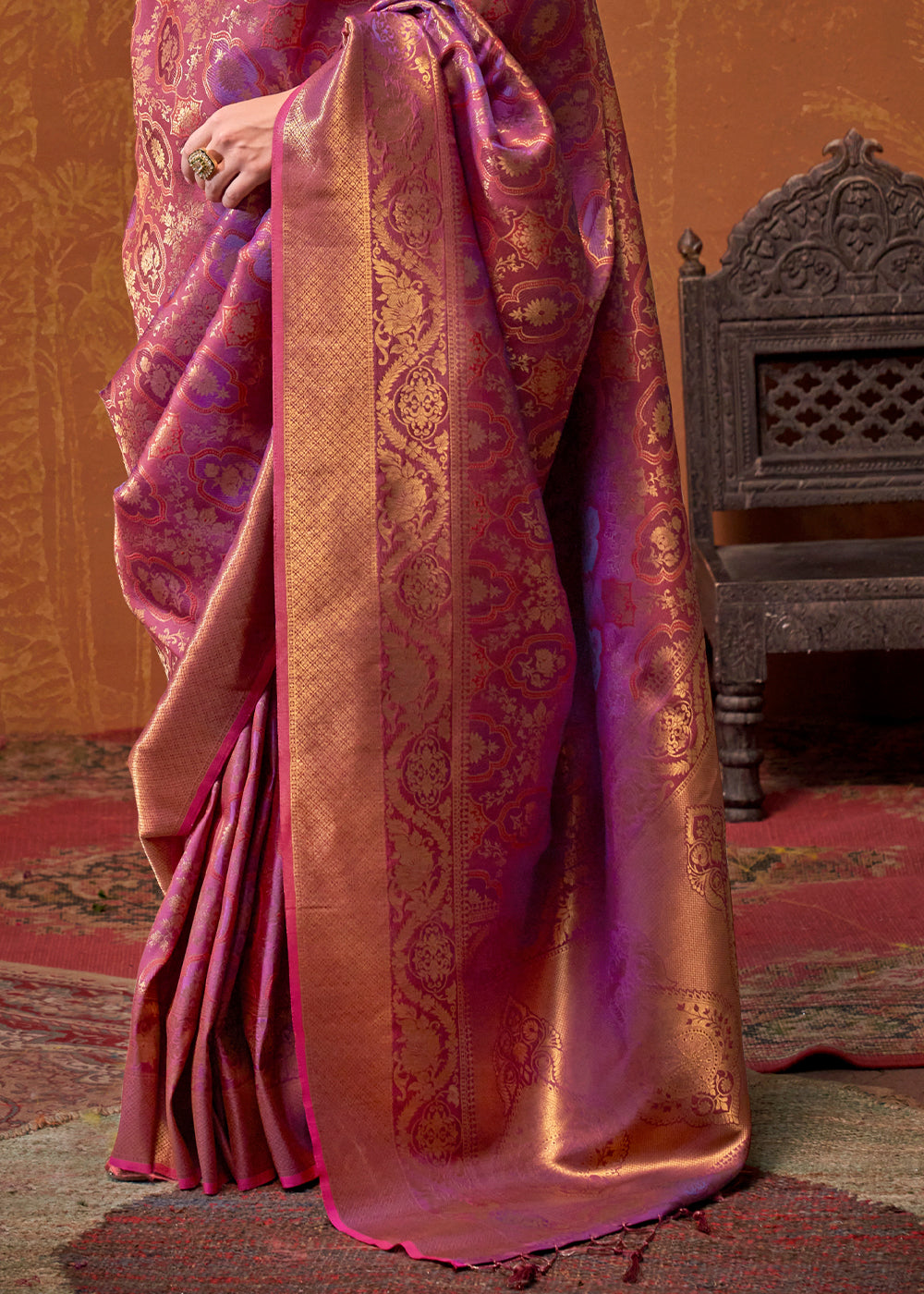 Shades Of Purple Handloom Woven Designer Silk Saree - qivii
