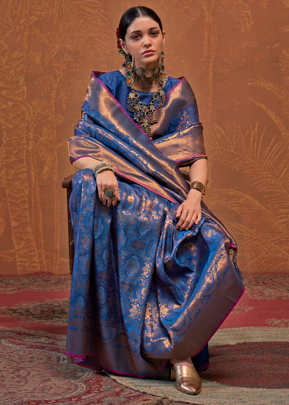  Exquisite Cobalt Blue Handloom Woven Silk Saree with Traditional Floral Patterns