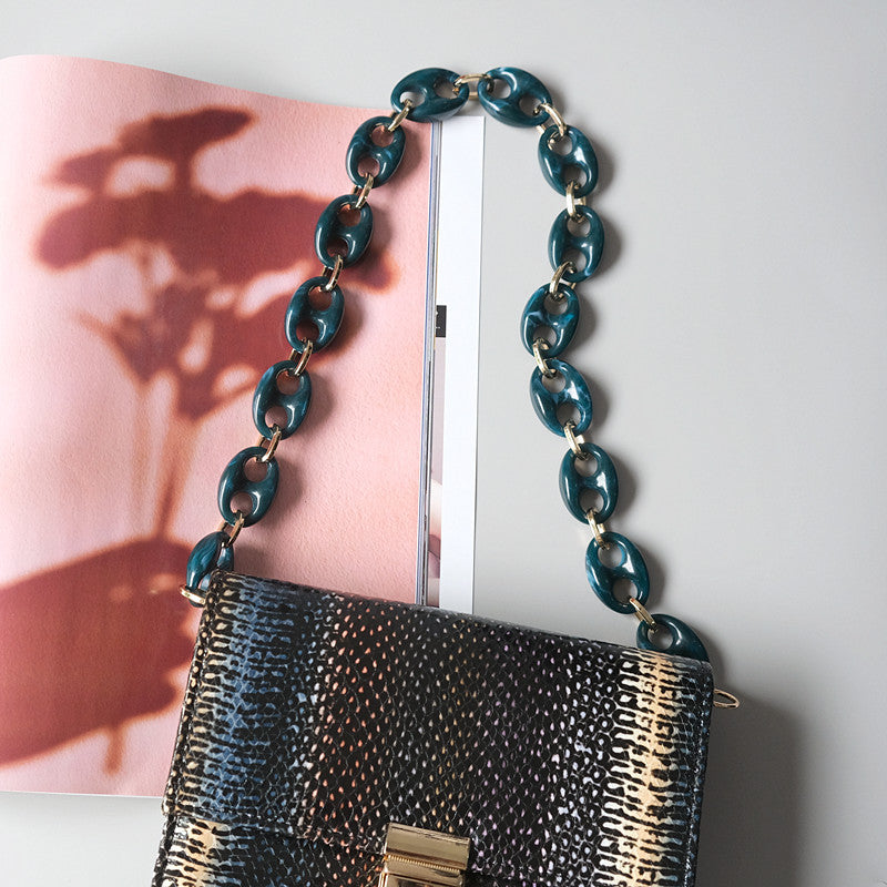 Ounamei Leopard Acrylic Pig Nose Chain Strap