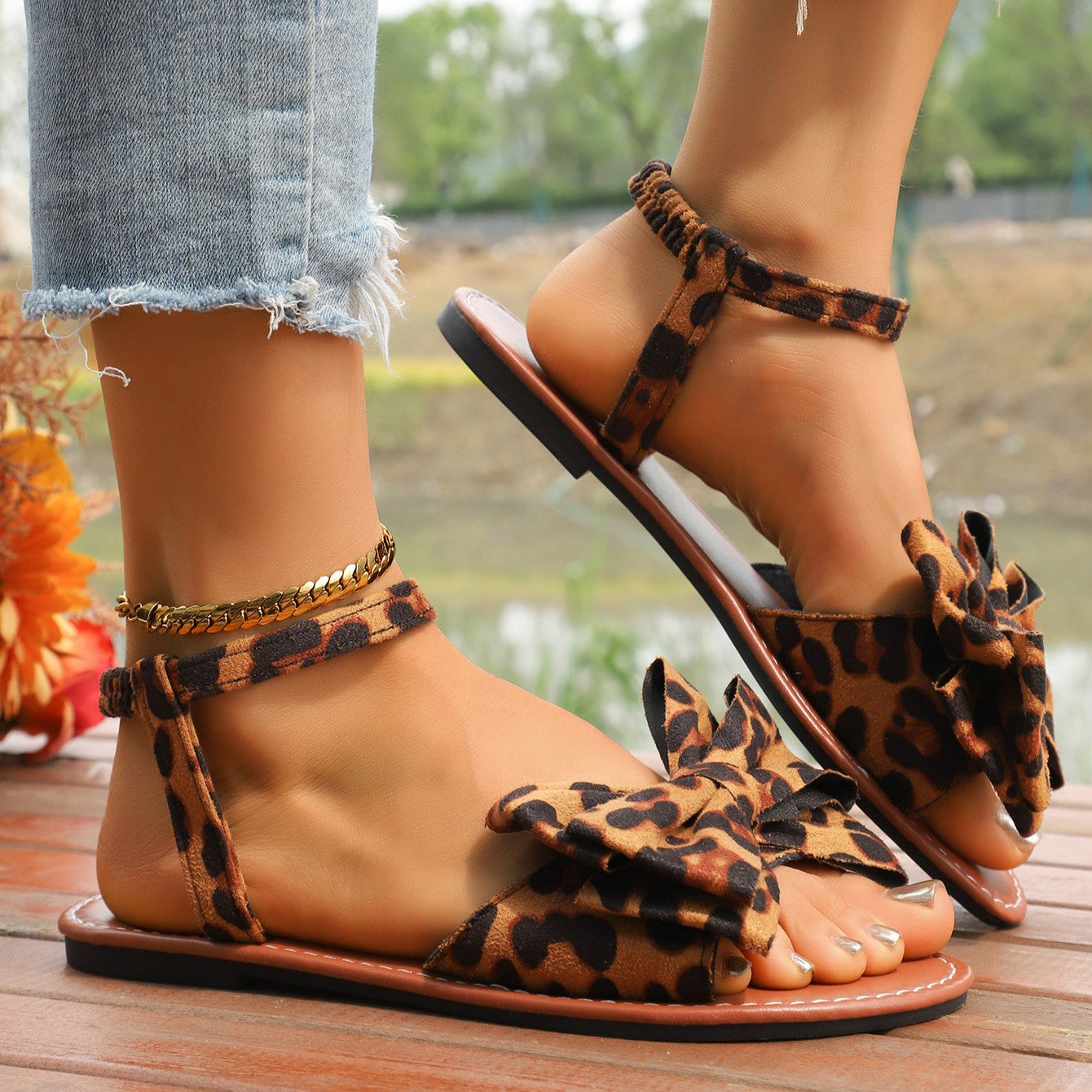Women’s Grace Flat Sandals – Bow Detail Soft Sole Casual Beach Sandals (US 5–8.5)