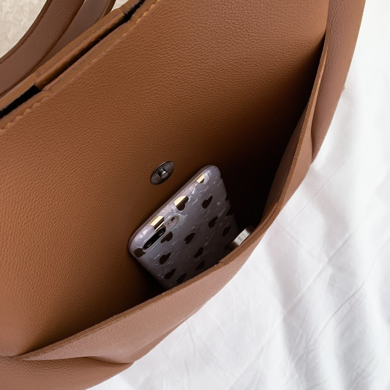 Galya | Tote Bag  - By Qivii