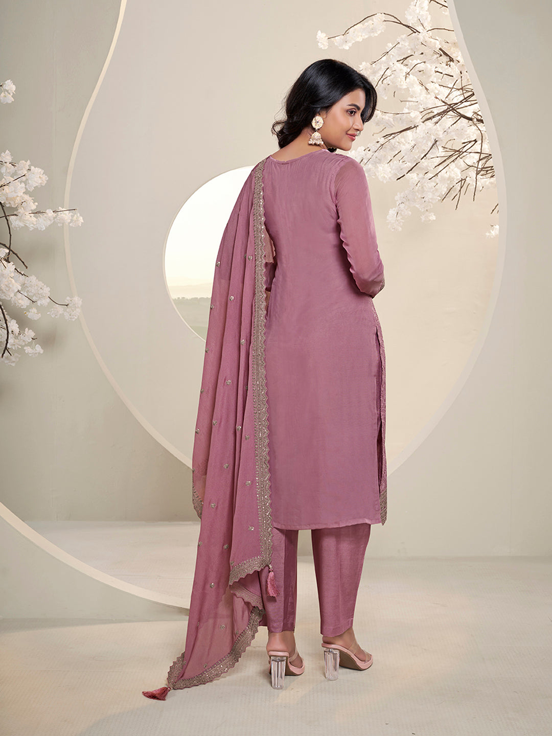 Pink Floral Pattern Schiffli Thread and Sequins Embroidery Kurta Suit Set by Qivii