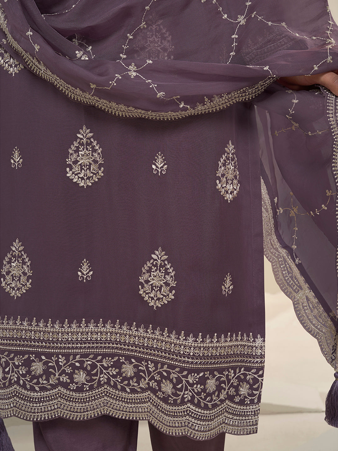 Lucknowi Thread and Sequins Embroidered Kurta Suit by Qivii