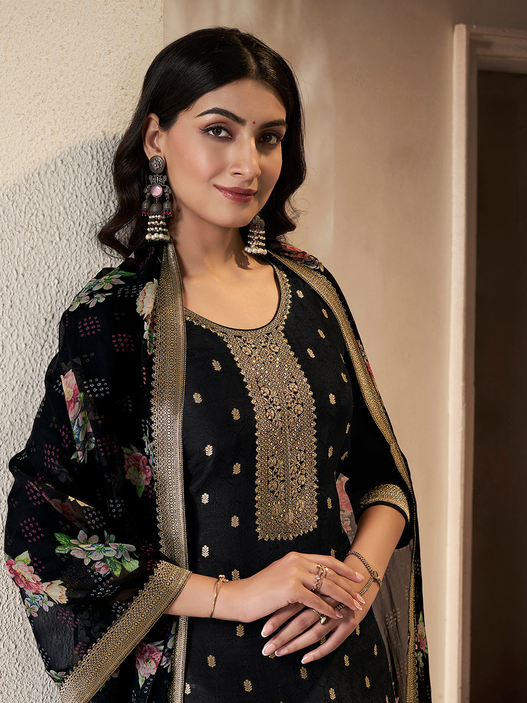 Black Dola Silk Kurta with Jacquard Weave Sequins Work Kurta Suit Set - qivii