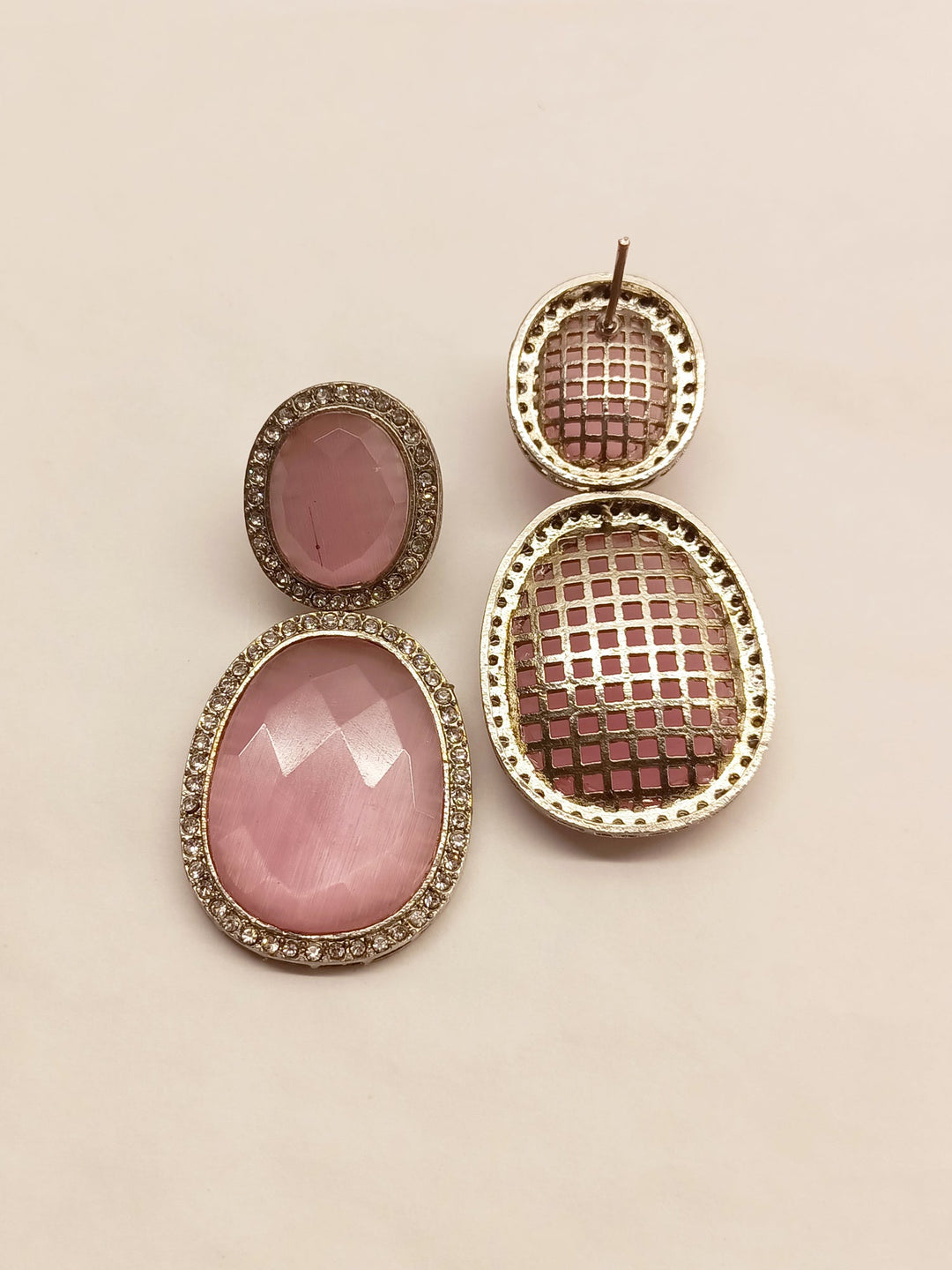 Saavi Western Earrings In Pink