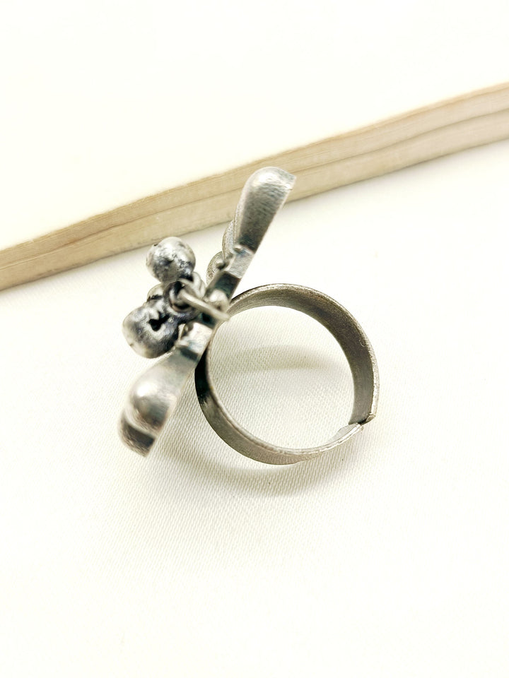 Manvi Plain Oxidized Finger Ring