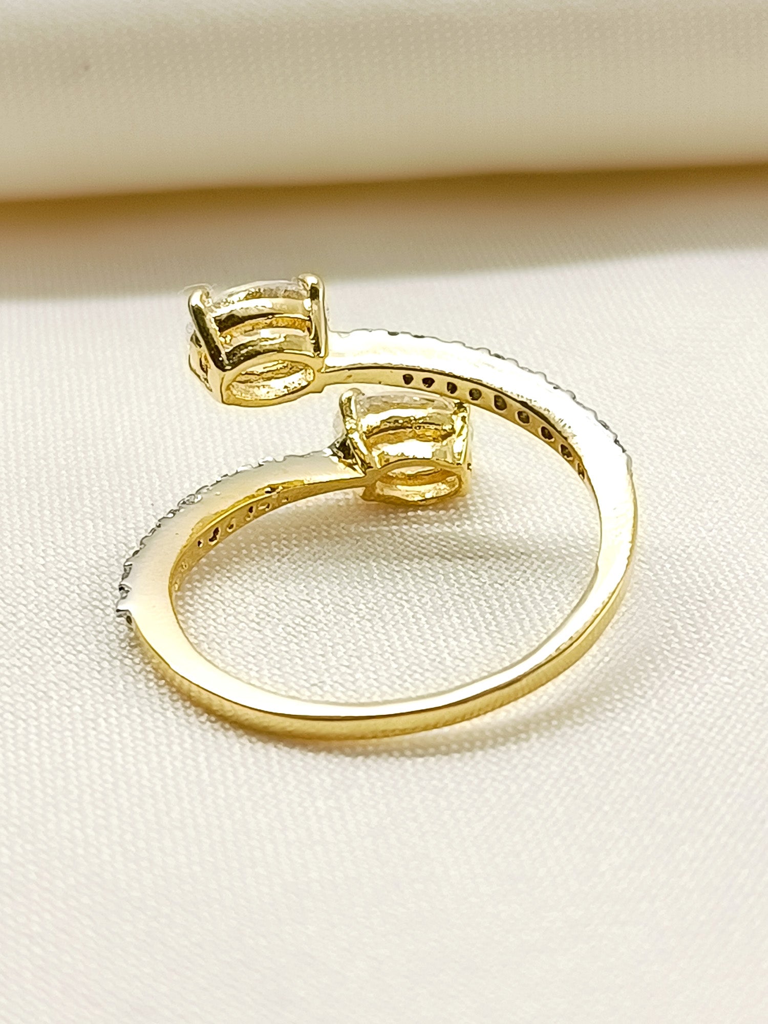 Haman 92.5 Silver Swarovski Stone Finger Ring - qivii