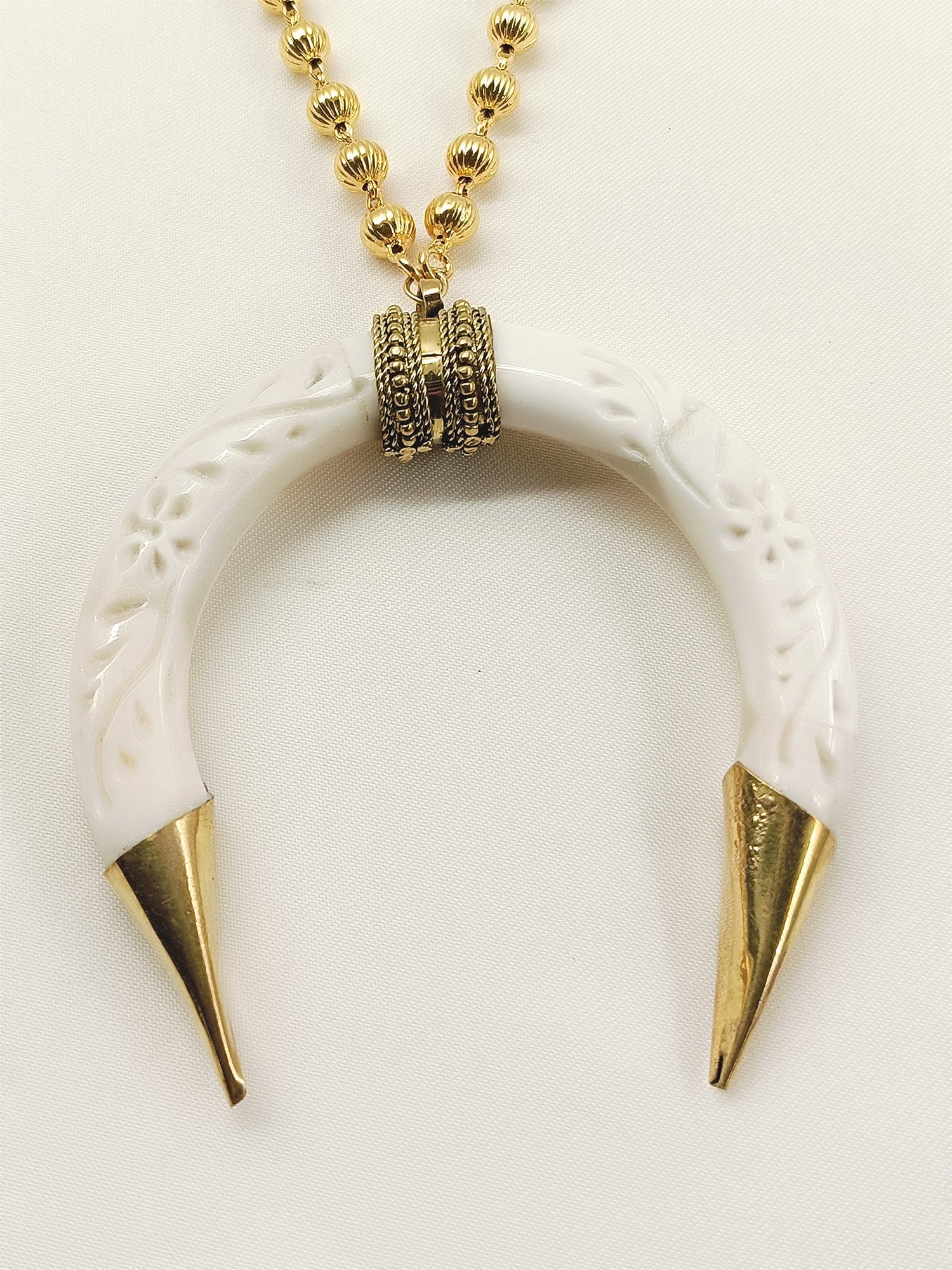 Rubyy White Bone Neckpiece
