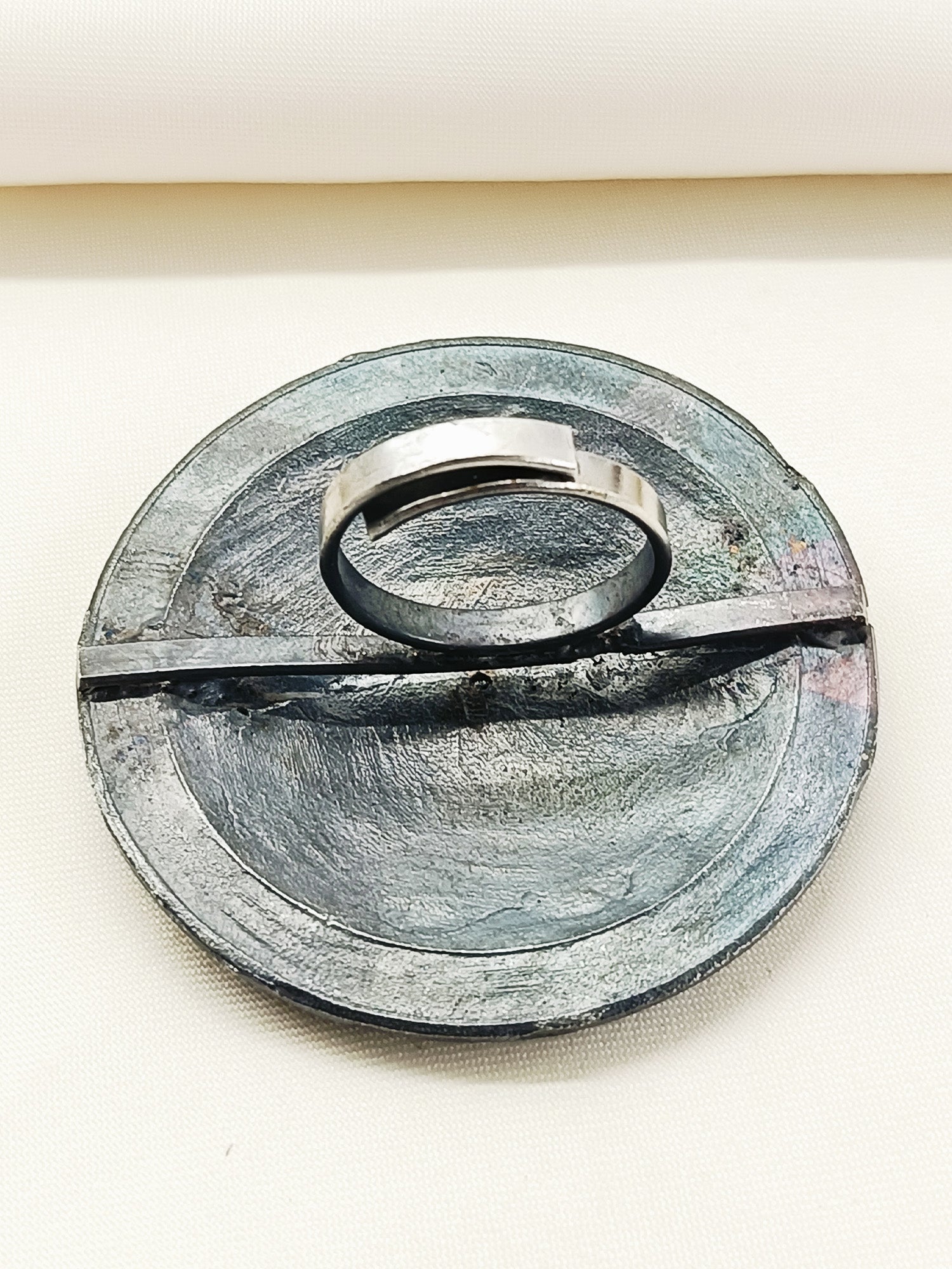 Kisori White Oxidized Finger Ring