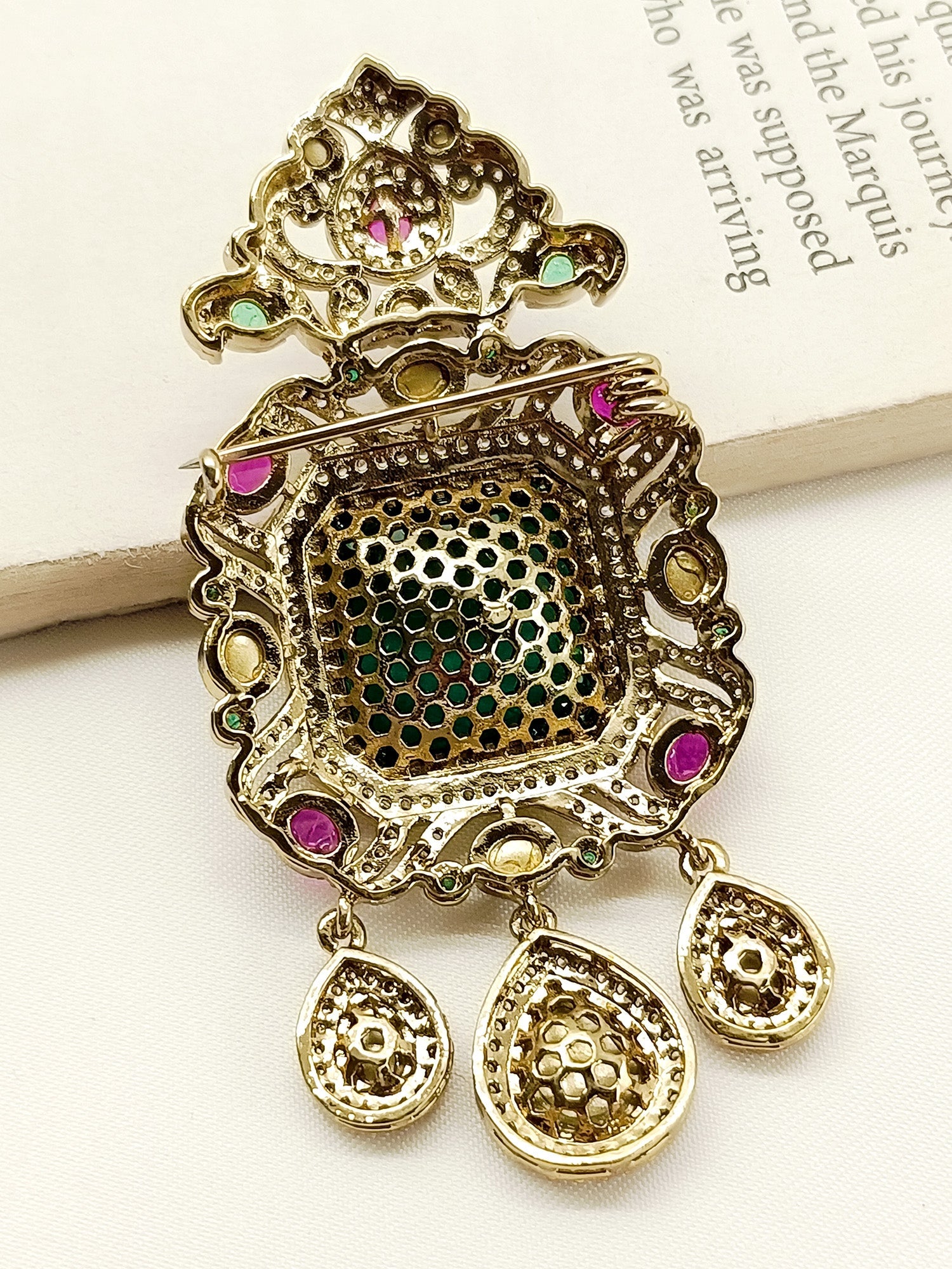 Mayank R&G Men's Brooch