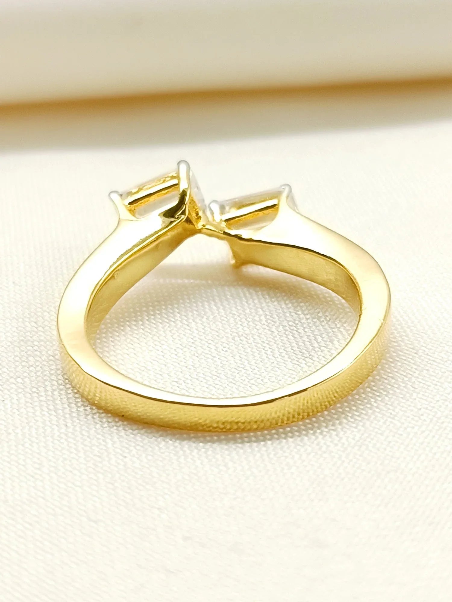 Forum 92.5 Silver Swarovski Stone Finger Ring