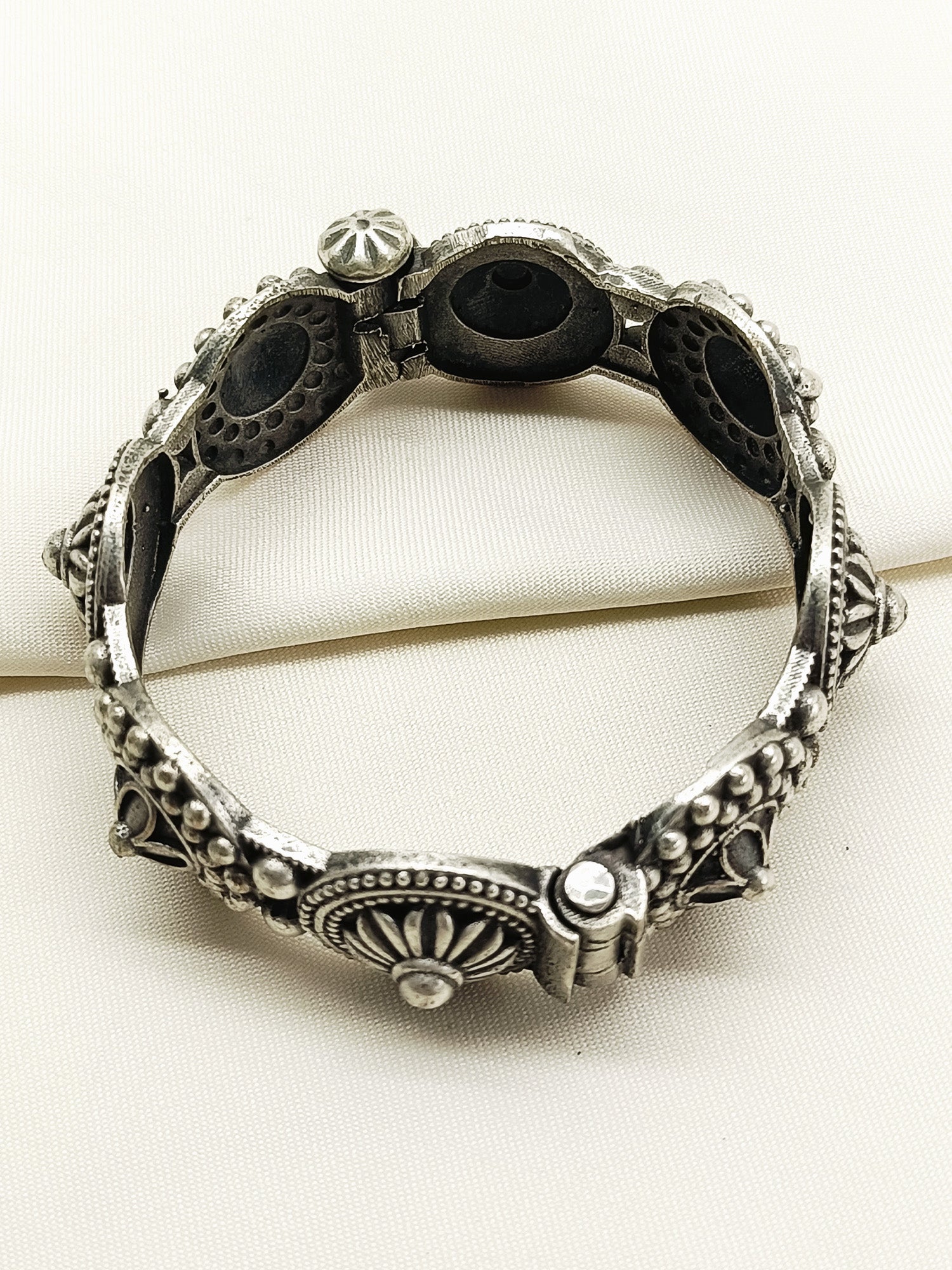 Pakeezah Plain Oxidized Kada