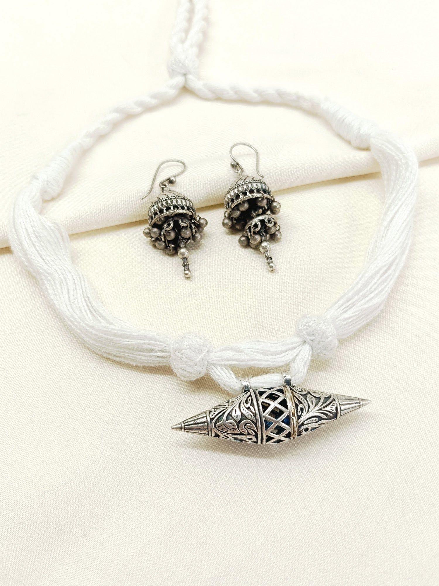 Sammi White Oxidized Necklace Set