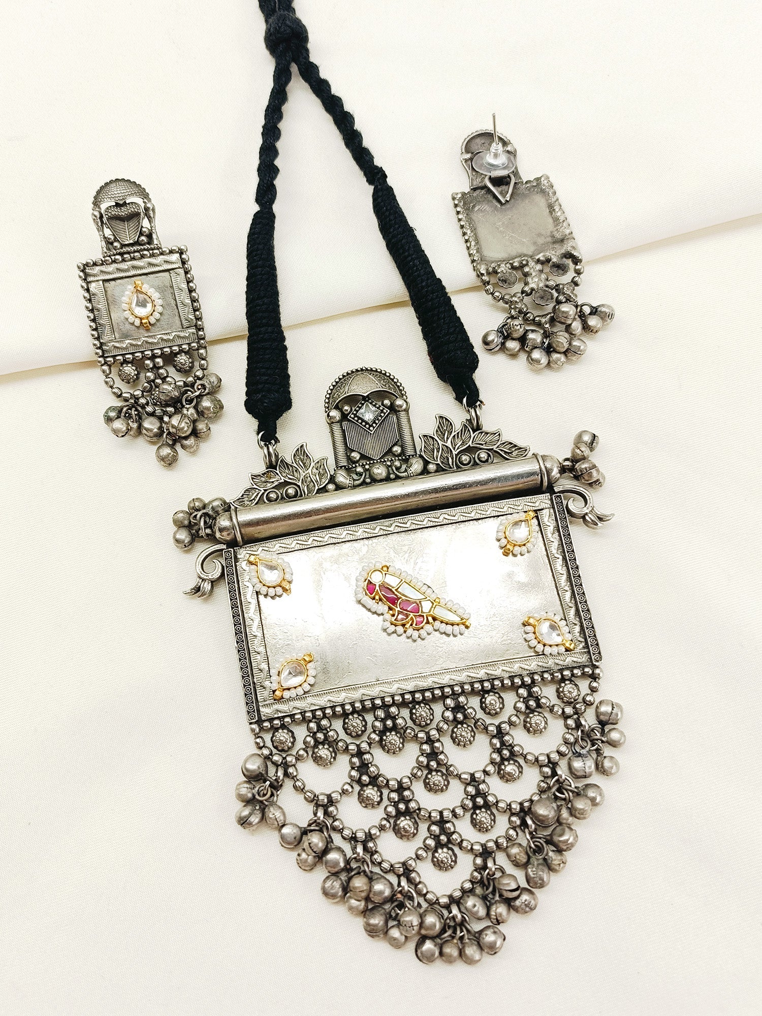 Joshita Red Oxidized Pendant Set