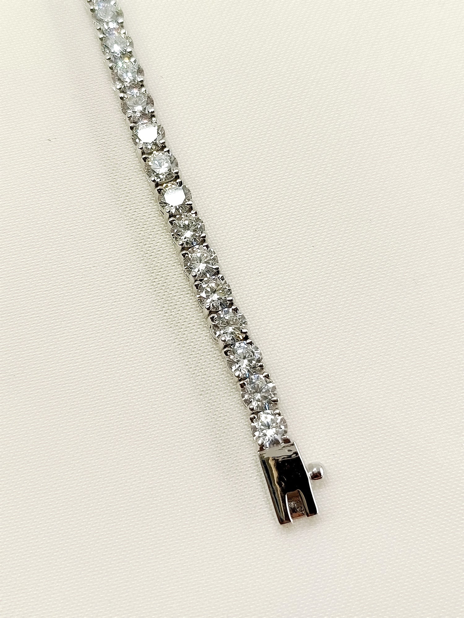 Aadhini 92.5 Silver Swarovski Stone Bracelet - qivii