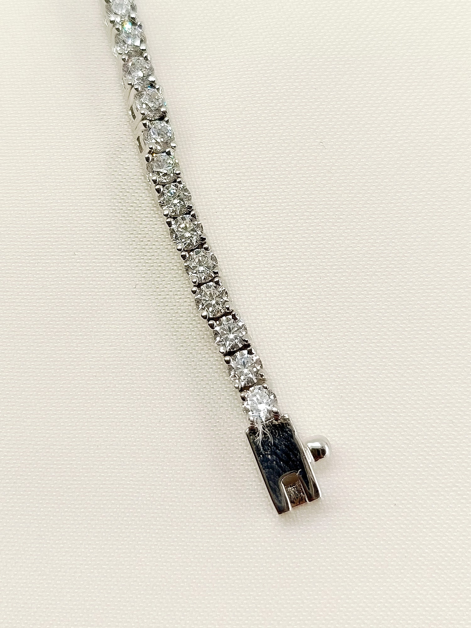 Hallie 92.5 Silver Swarovski Stone Bracelet - qivii