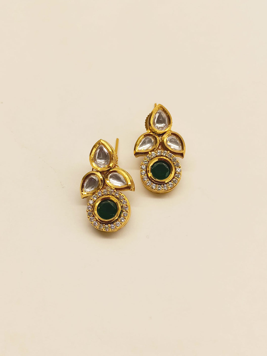 Ragvi Green Kundan Pendant Set