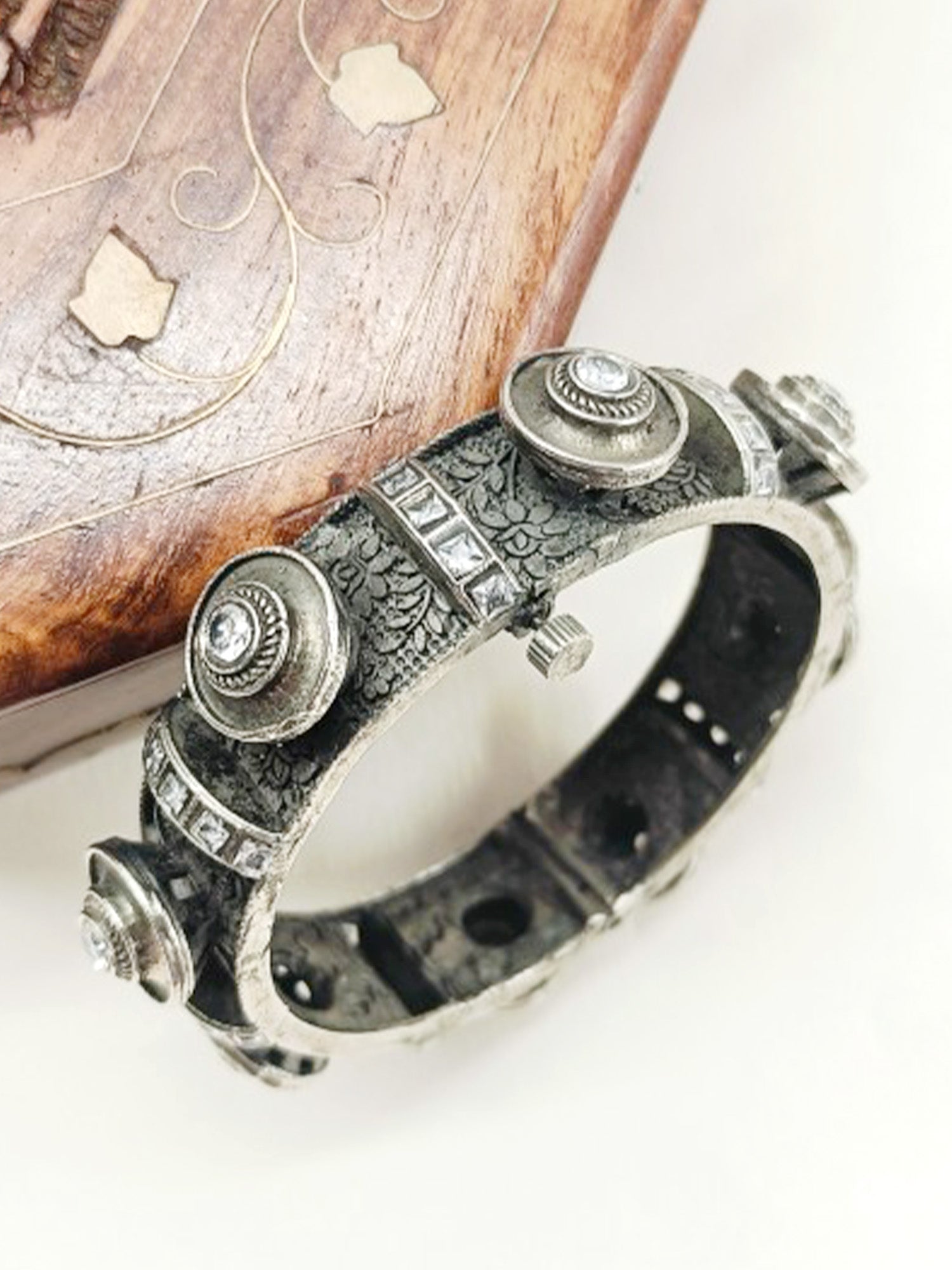 Darshi White Oxidized Kada