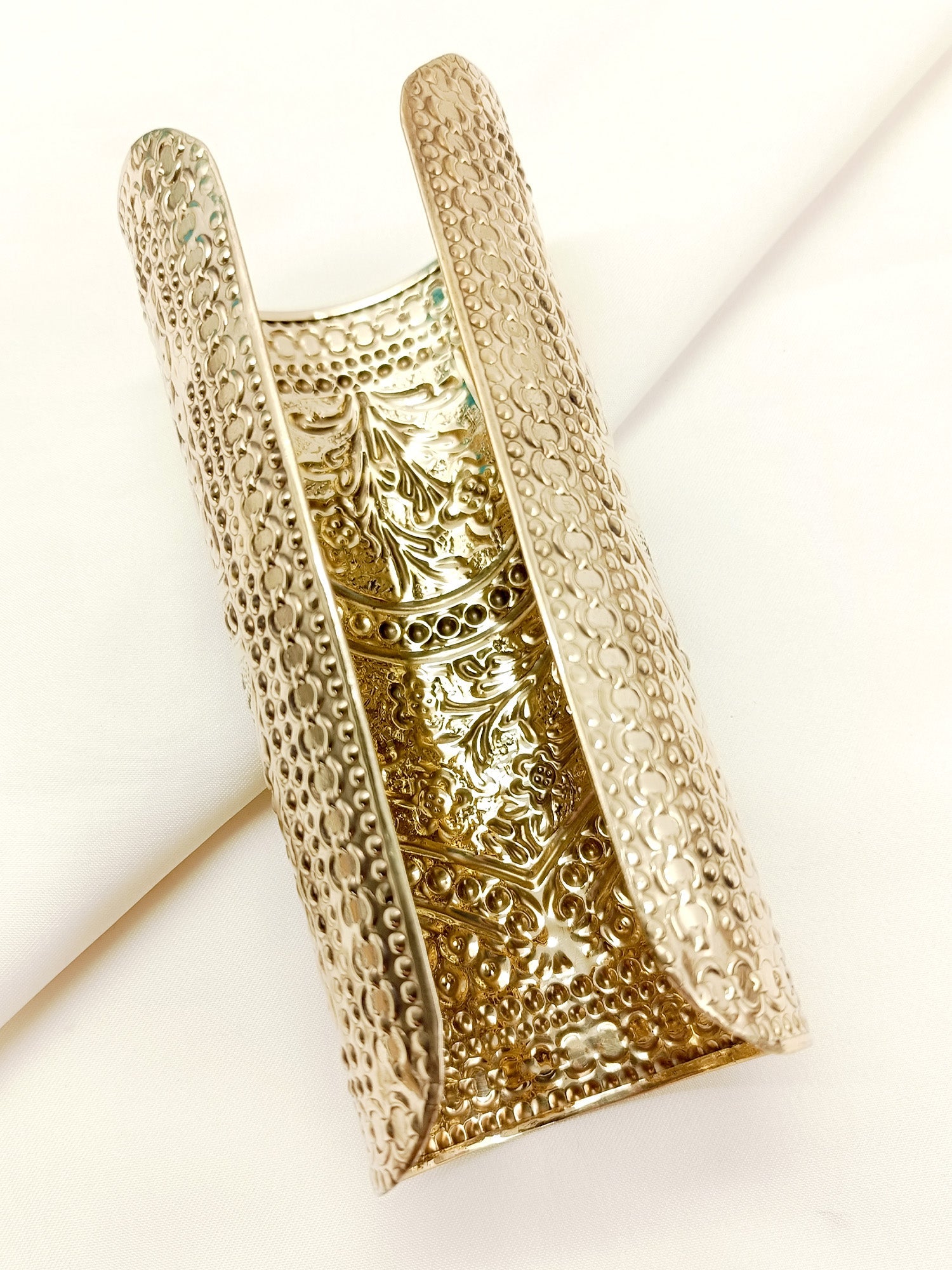 Helicoid Plain Oxidized Bracelet