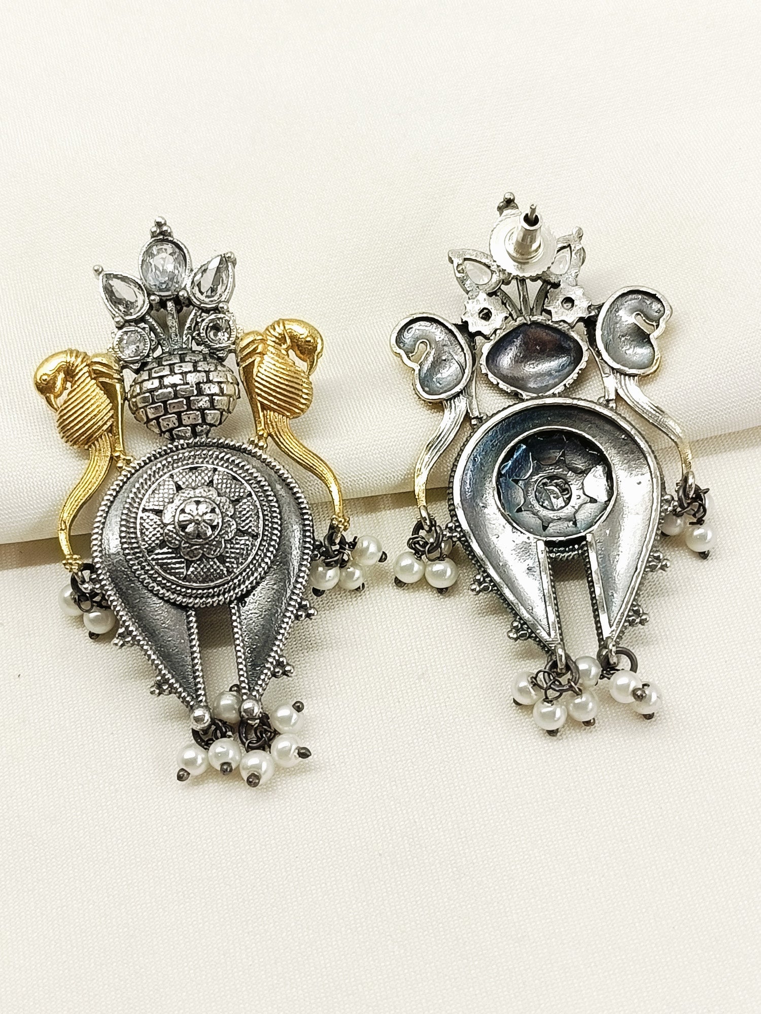 Nishka White Oxidized Earring