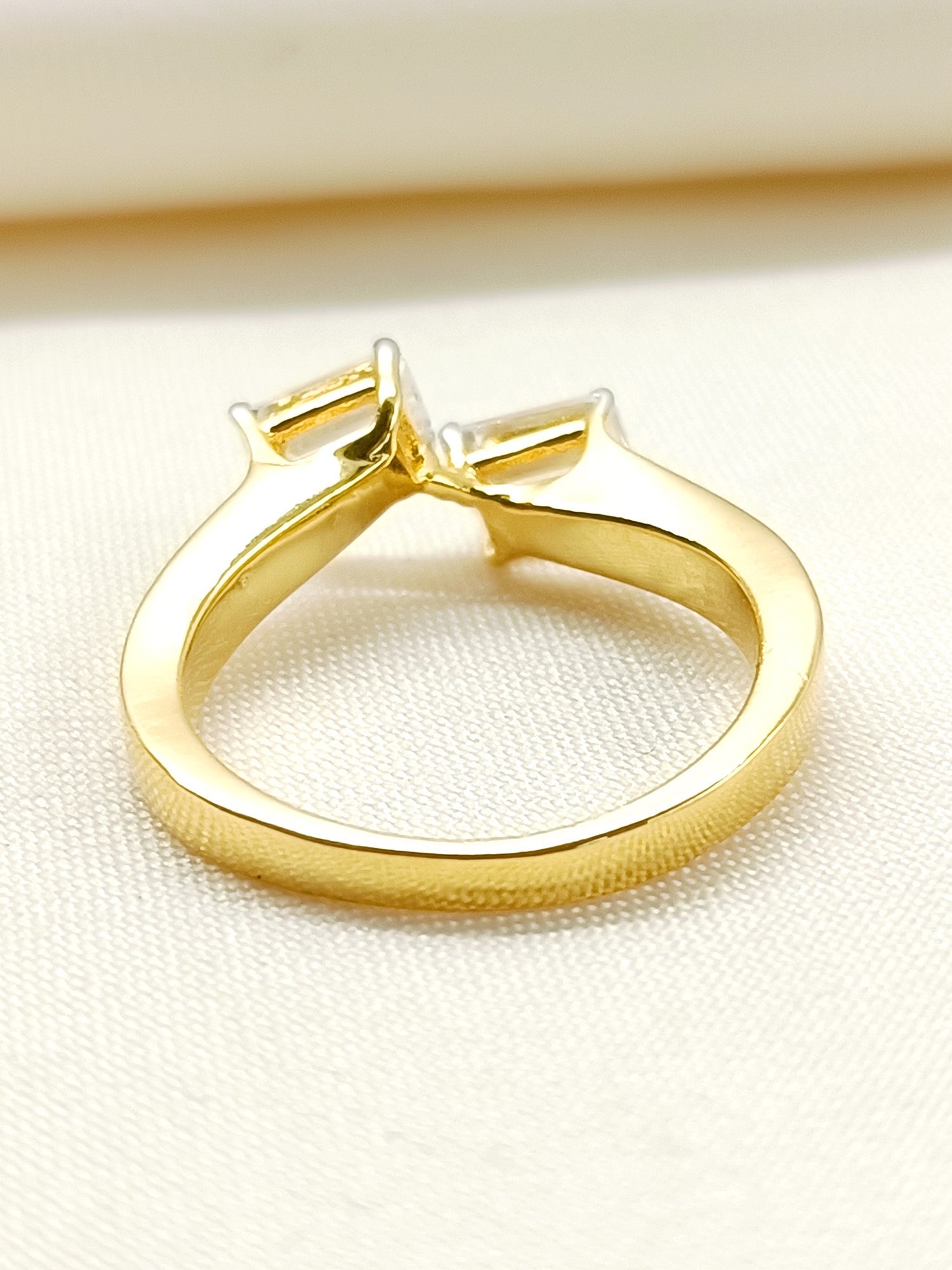 Forum 92.5 Silver Swarovski Stone Finger Ring - qivii