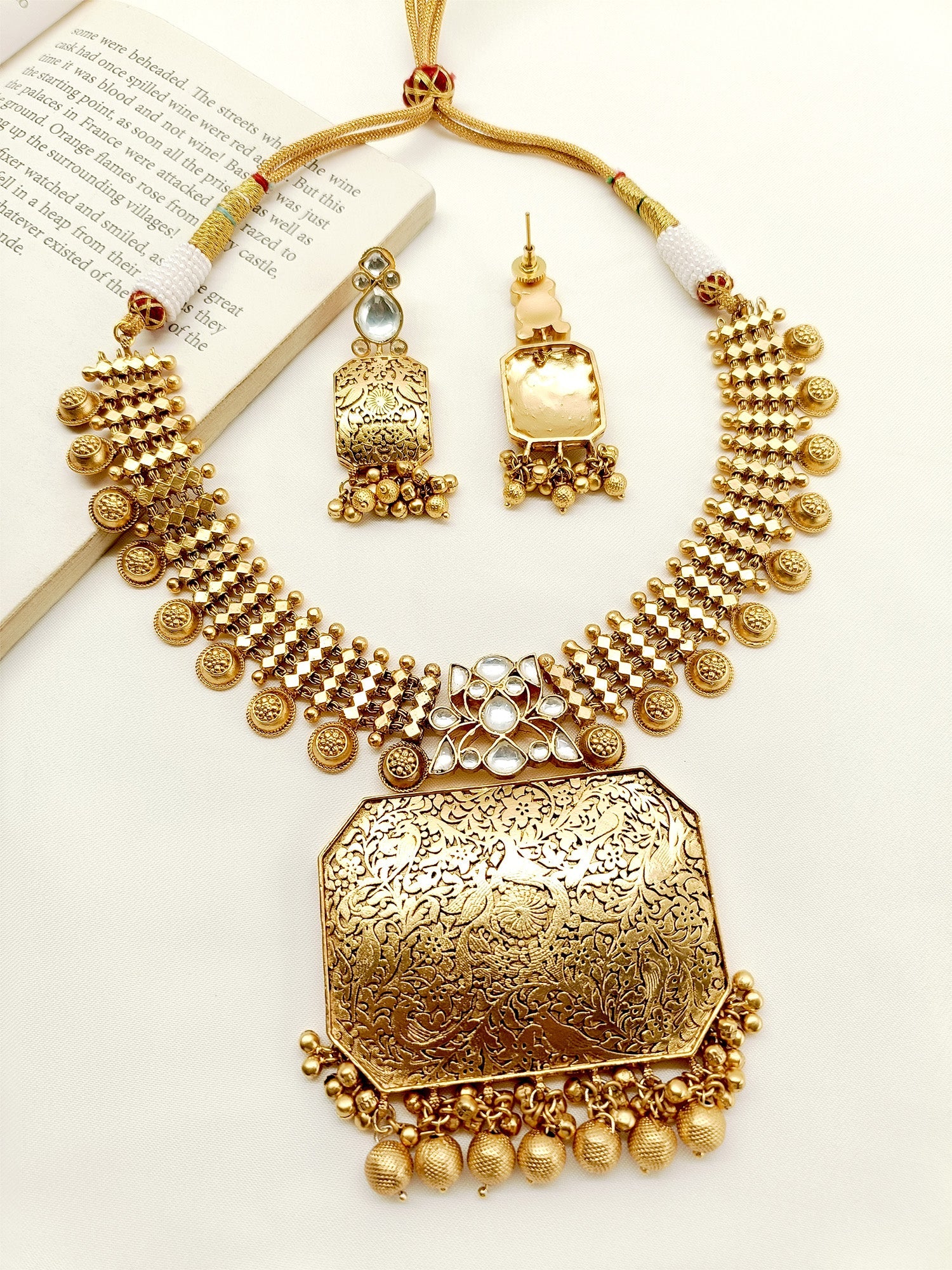 Yukti Plain Antique Necklace Set - qivii