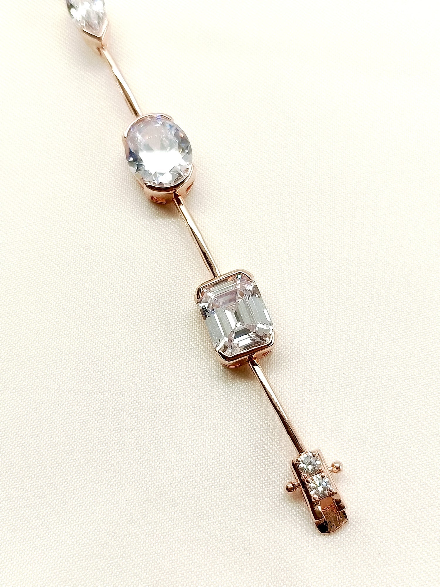 Aishwarya White American Diamond Bracelet