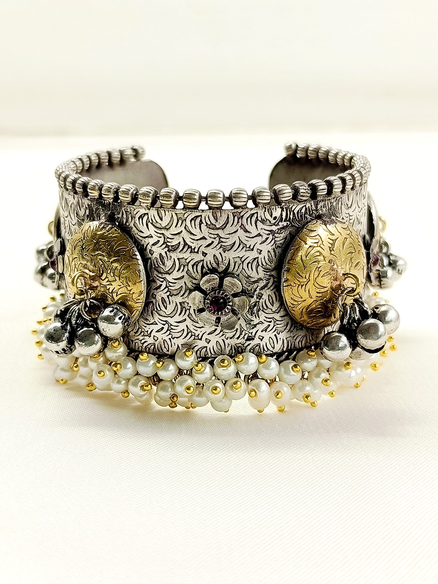 Vaanya White Oxidized Bracelet