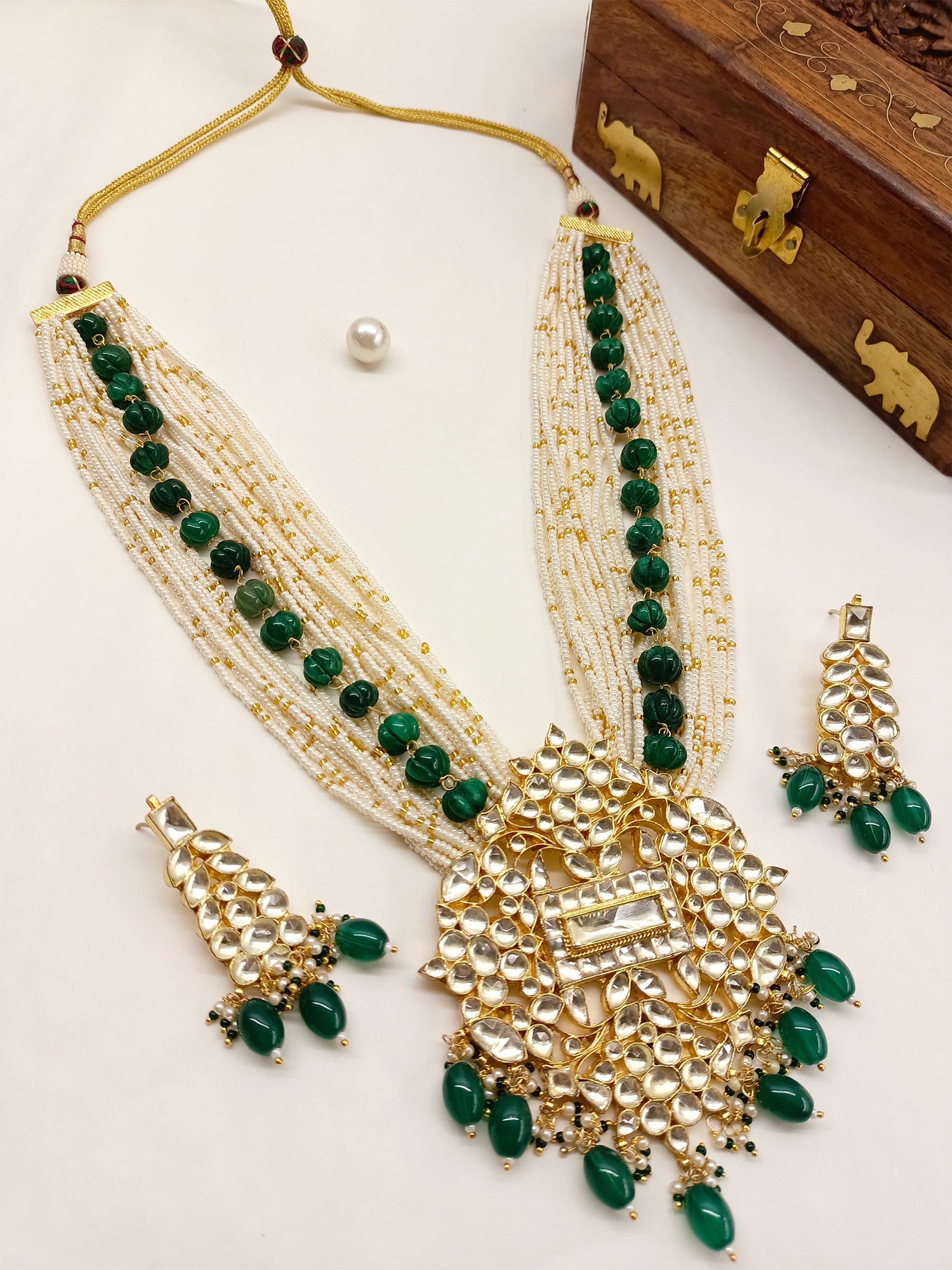 Carlone Green Kundan Necklace Set - qivii