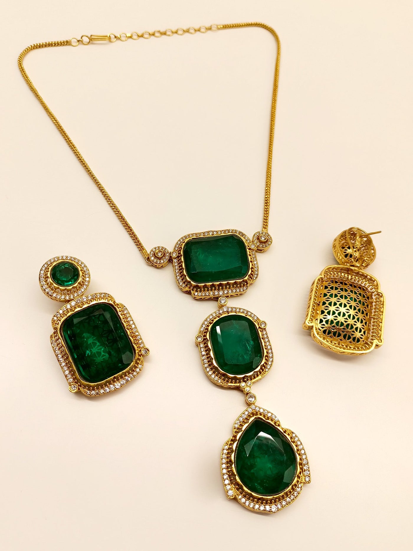 Pratigya Emerald American Diamond Pendant Set