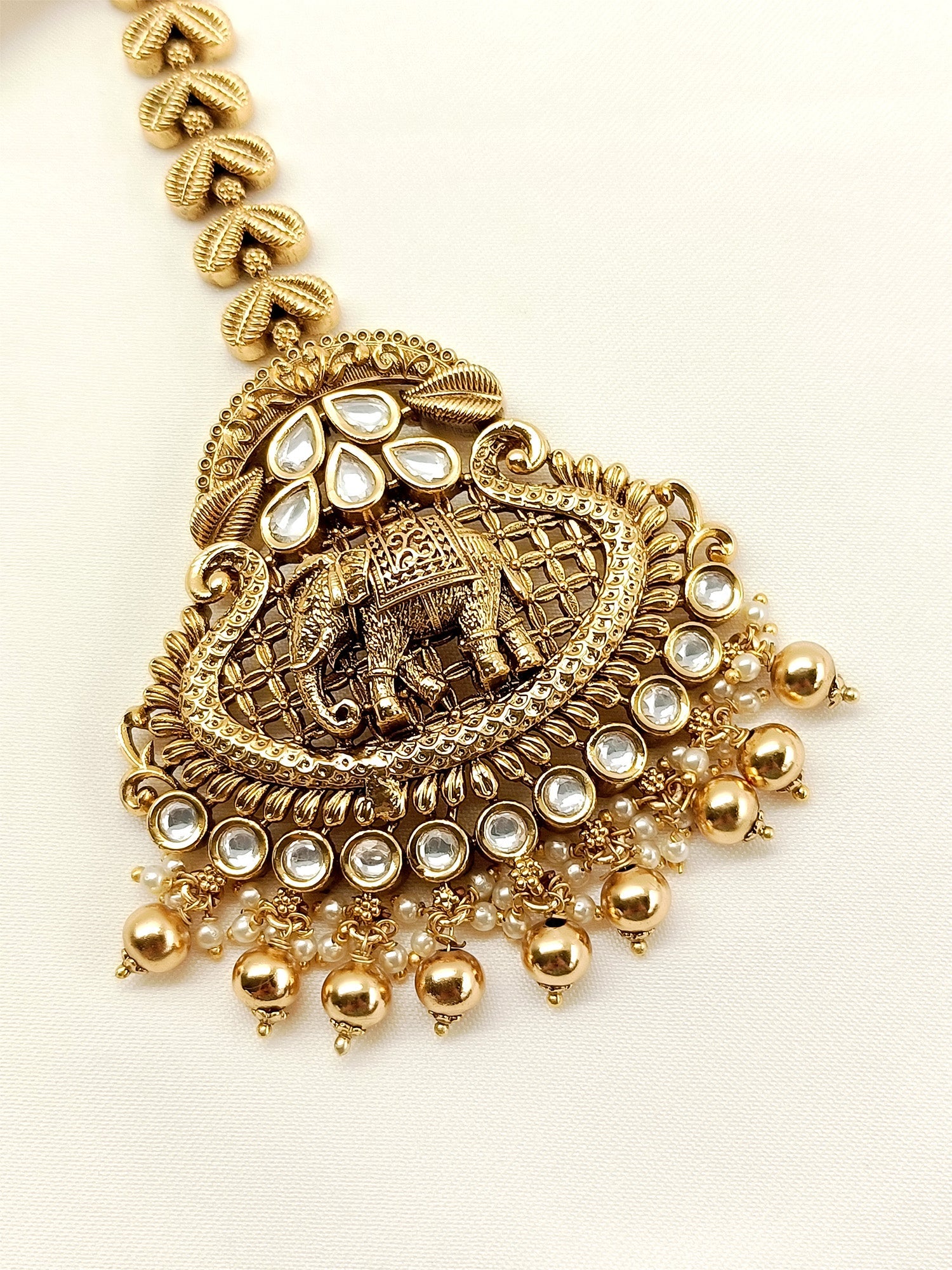 Anam White Antique Teeka