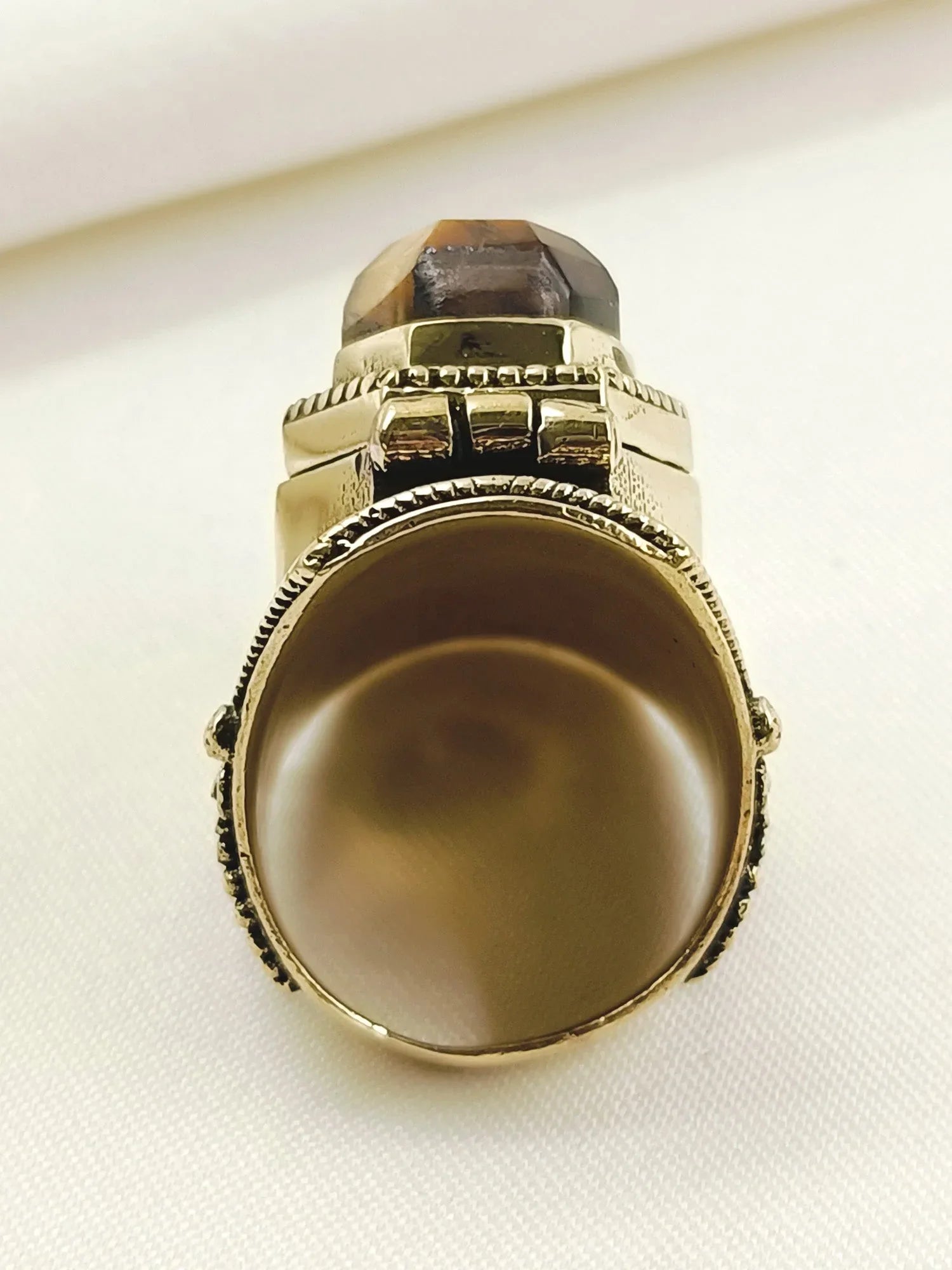 Shamika Brown Western Finger Ring
