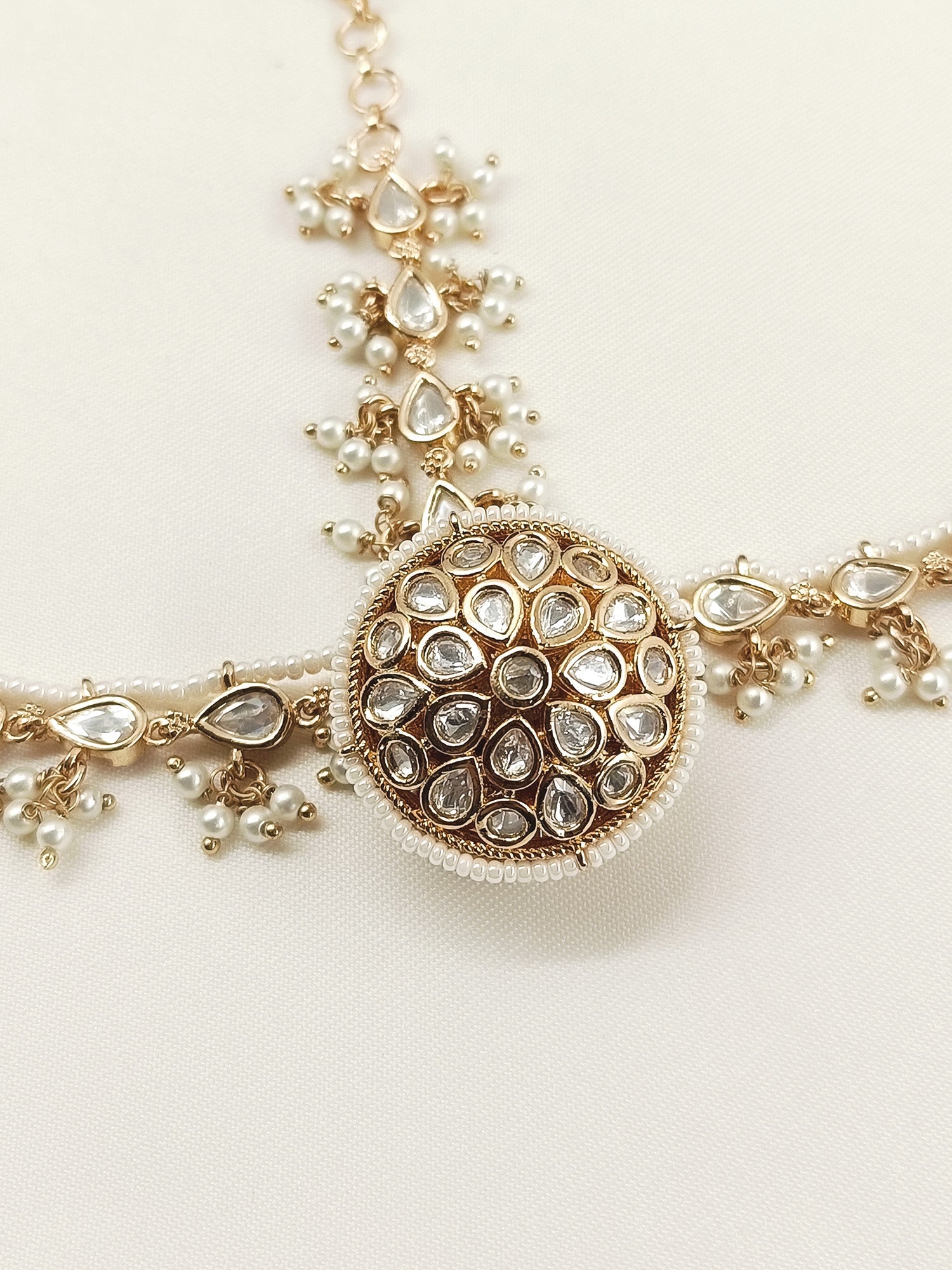 Aadhya White Kundan Mathapatti