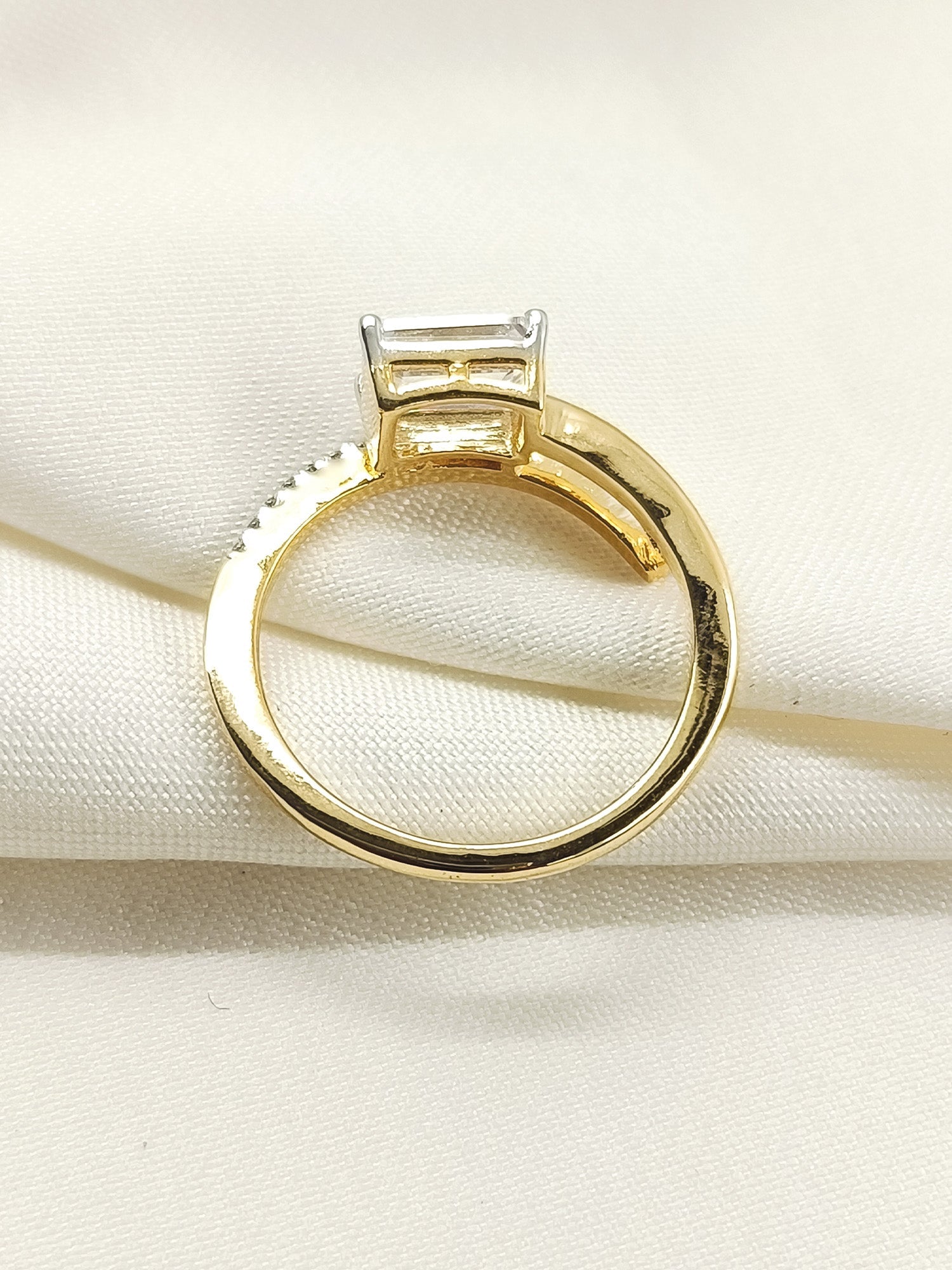 Tulika 92.5 Silver Swarovski Stone Finger Ring