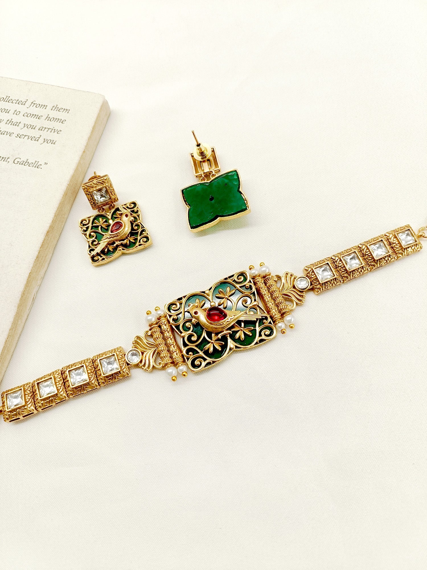 Yadavi Green Boutique Choker Set - qivii