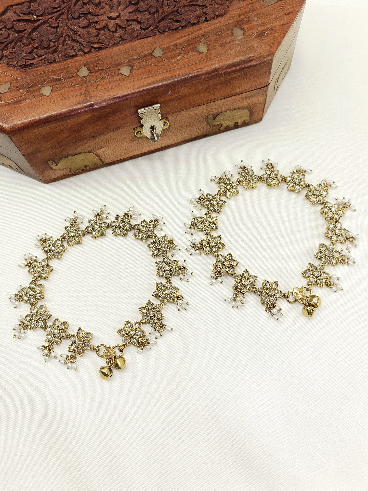 Vinaya White Pearl Polki Anklet