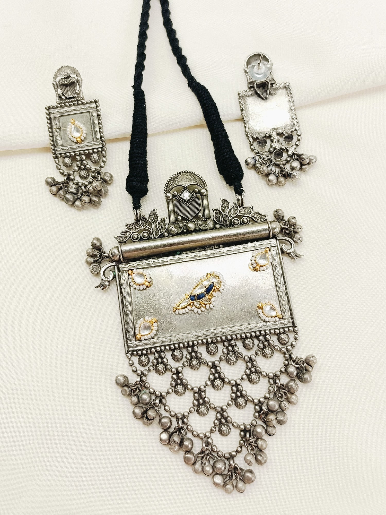 Manavi Blue Oxidized Pendant Set