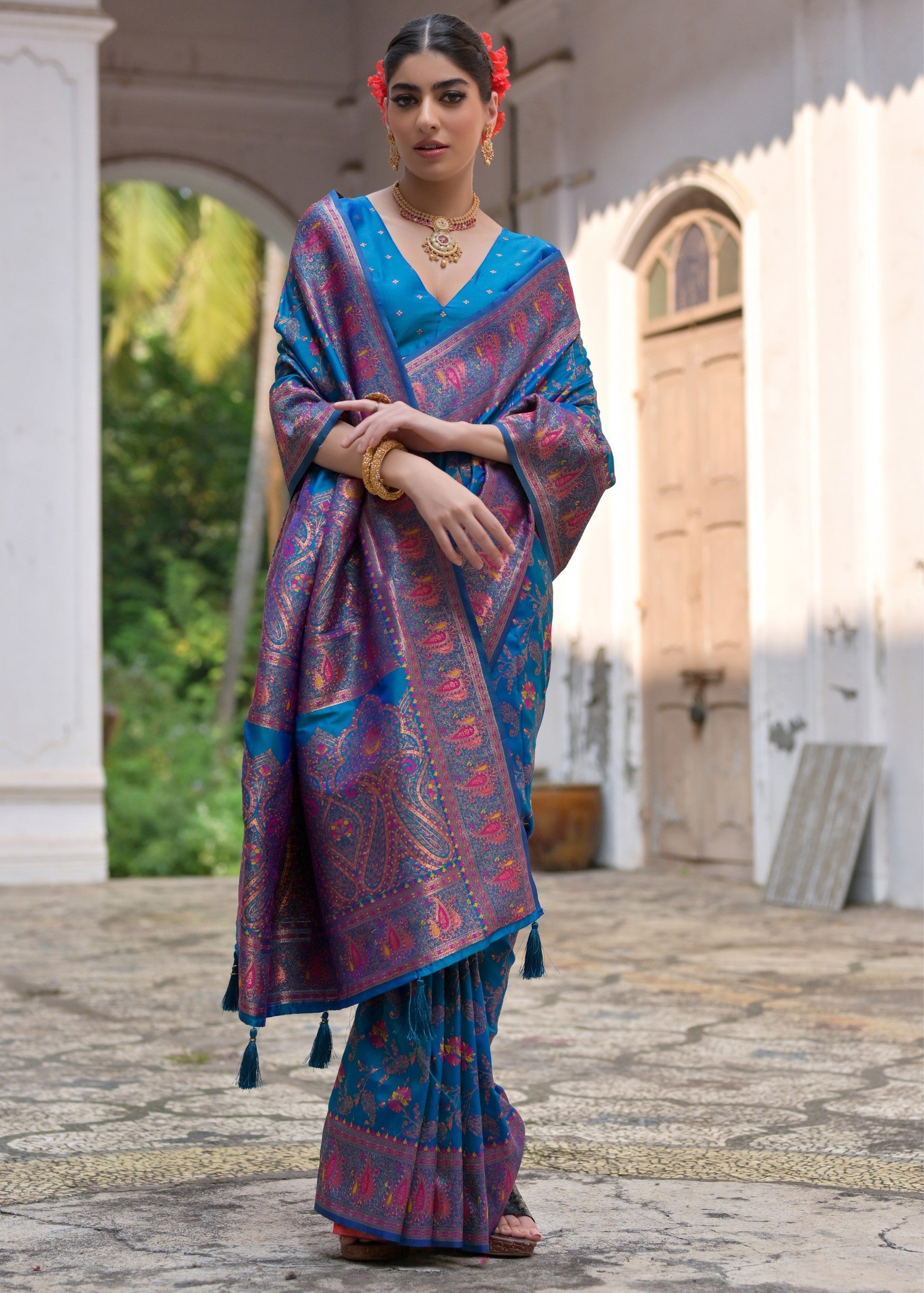 Firozi Thread Woven Jal & Flower Silk Saree With Thread Woven Pallu - qivii