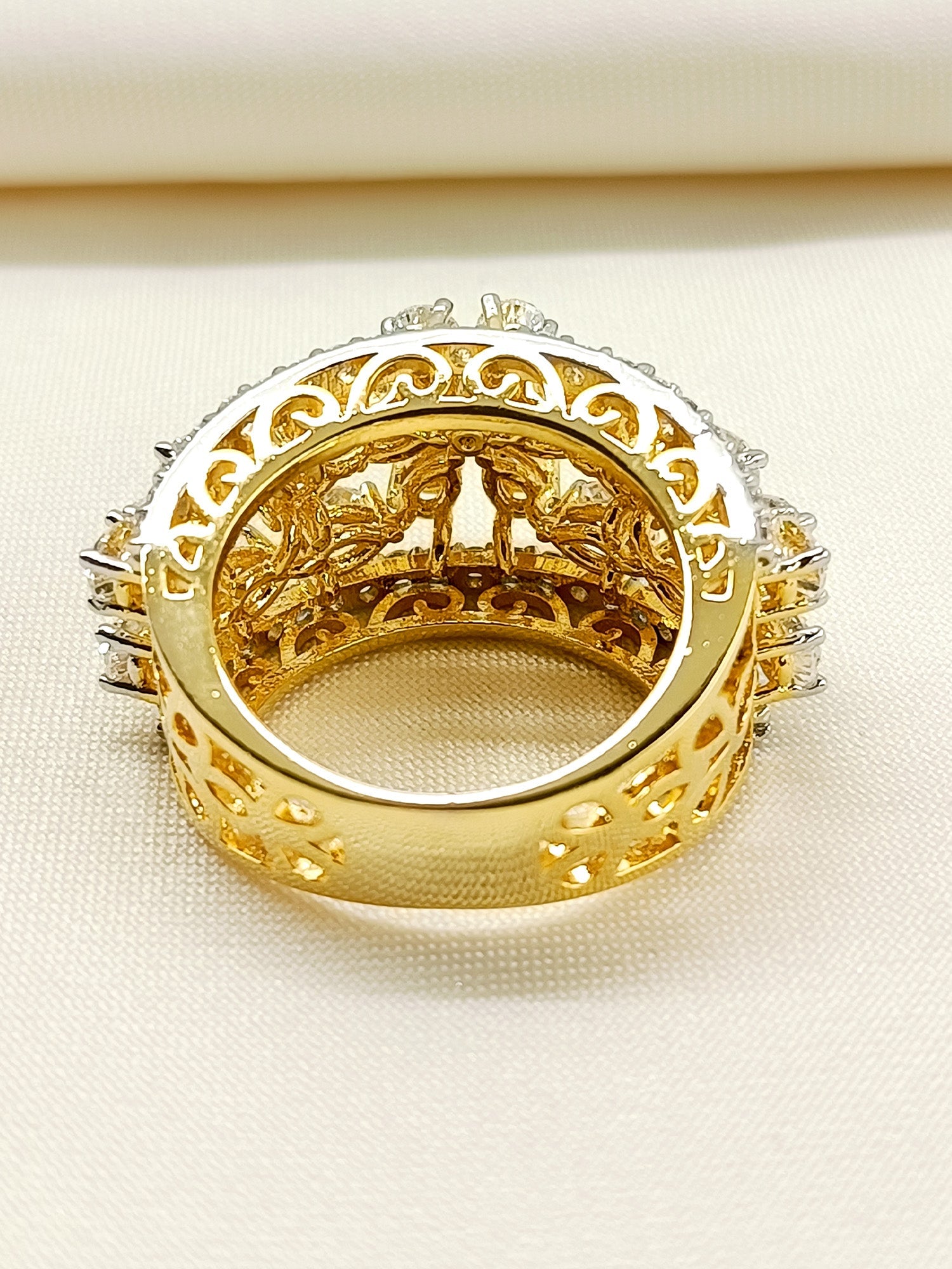 Raita 92.5 Silver Swarovski Stone Finger Ring - qivii