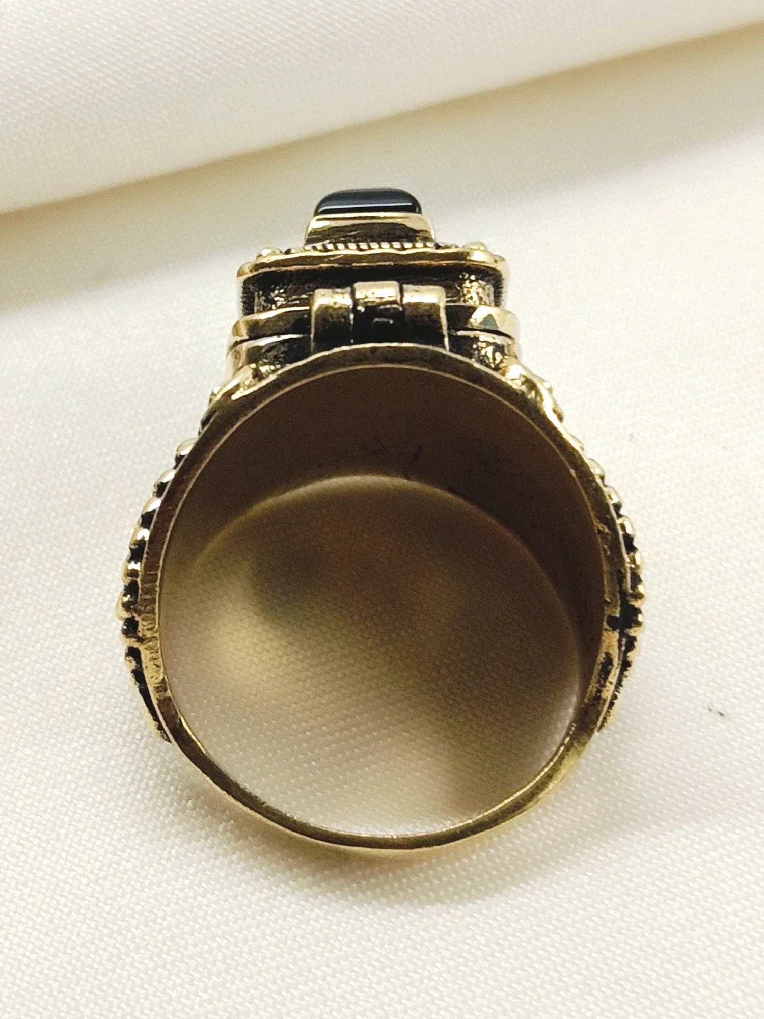 Vritee Black Western Finger Ring