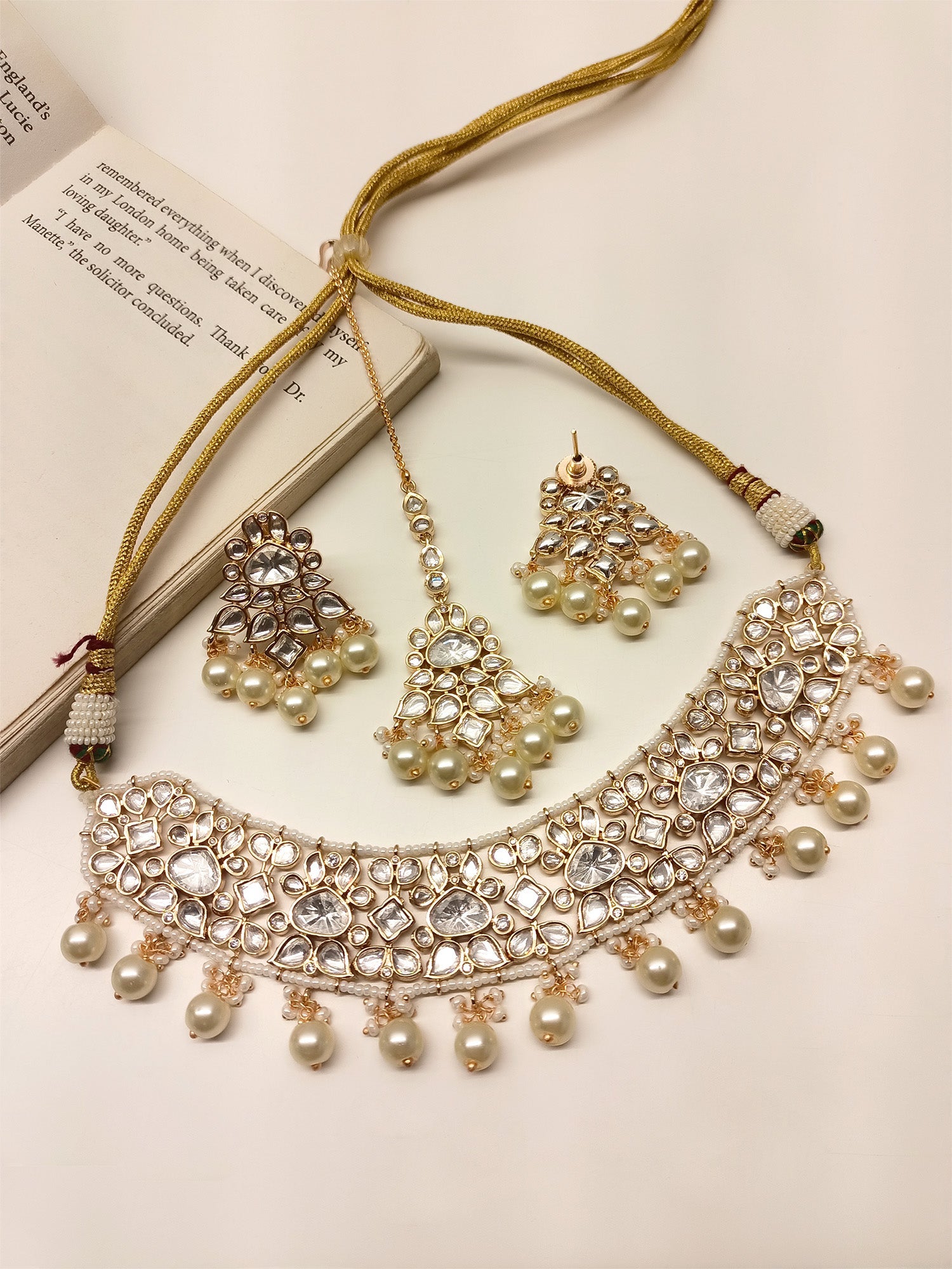 Aviana White Kundan Choker Set - qivii