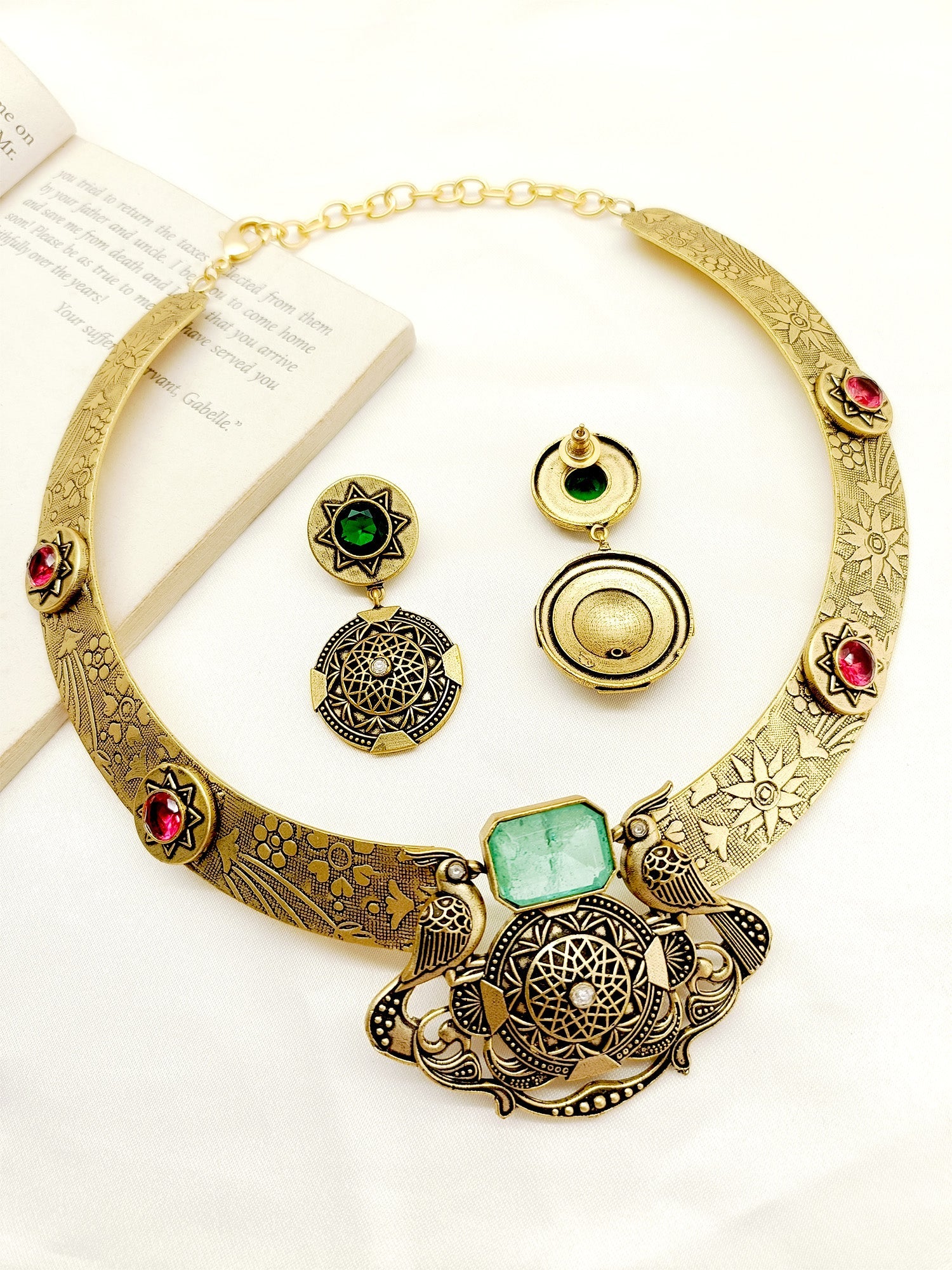 Warhi M & G Hasli Style Antique Necklace Set - qivii