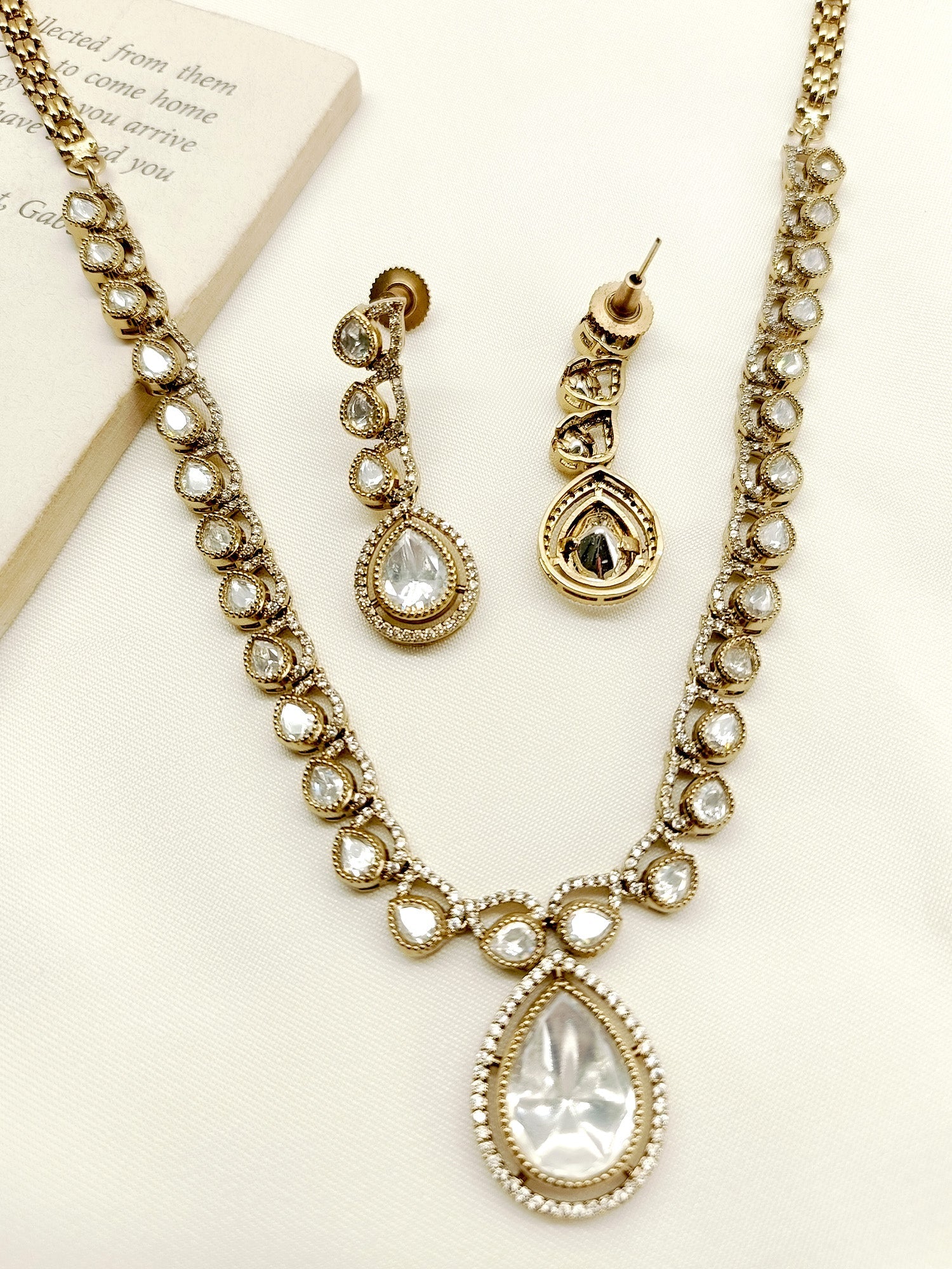 Kaiya White Polki Necklace Set - qivii