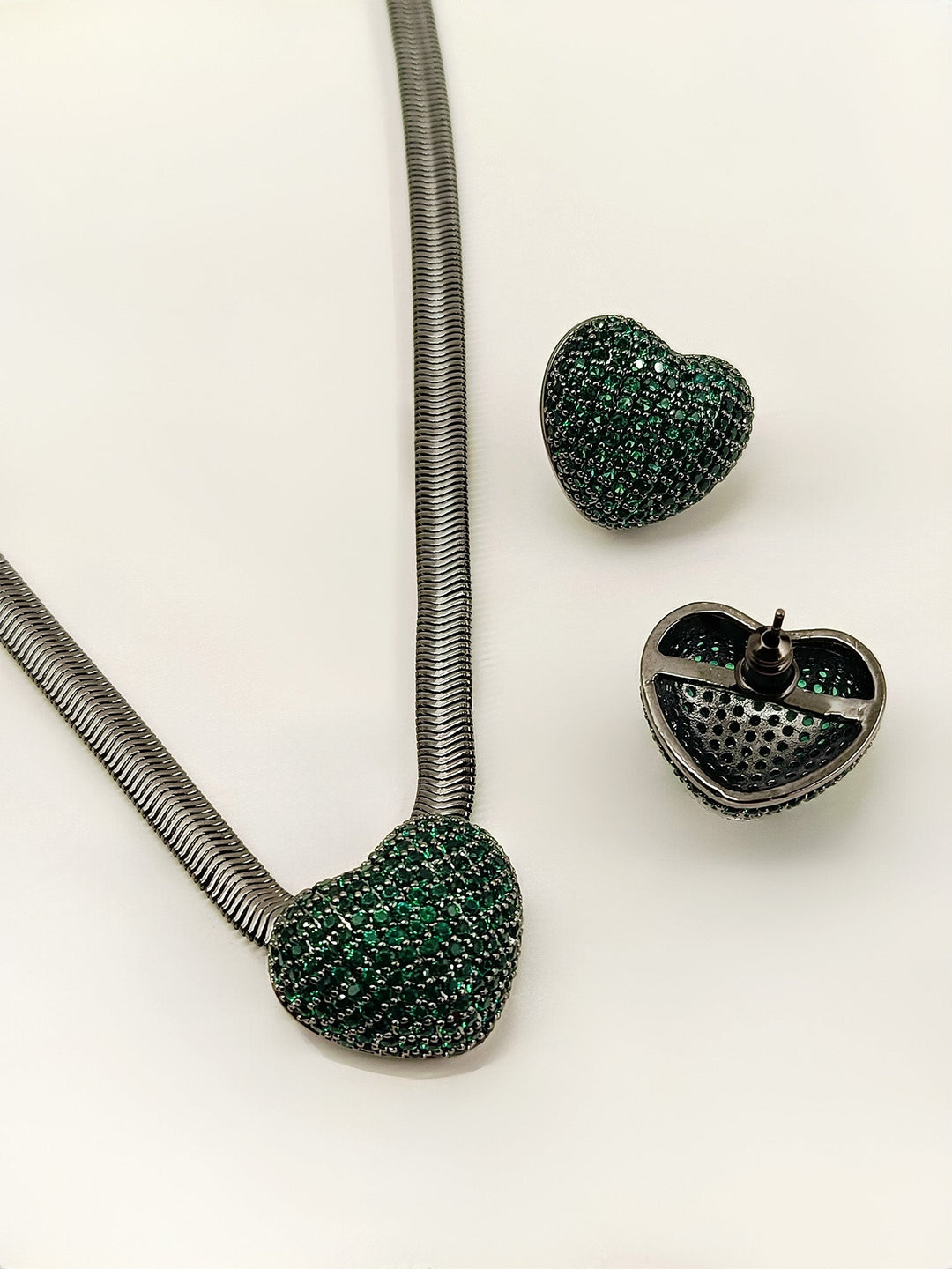 Gargee Green Heart Shape Victorian Pendant Set