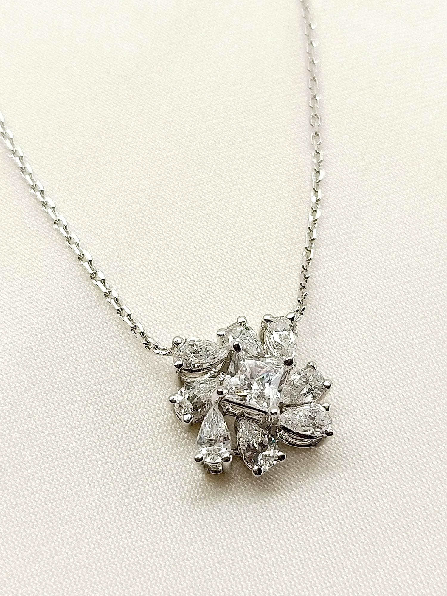 Sylvie 92.5 Silver Swarovski Stone Pendal - qivii