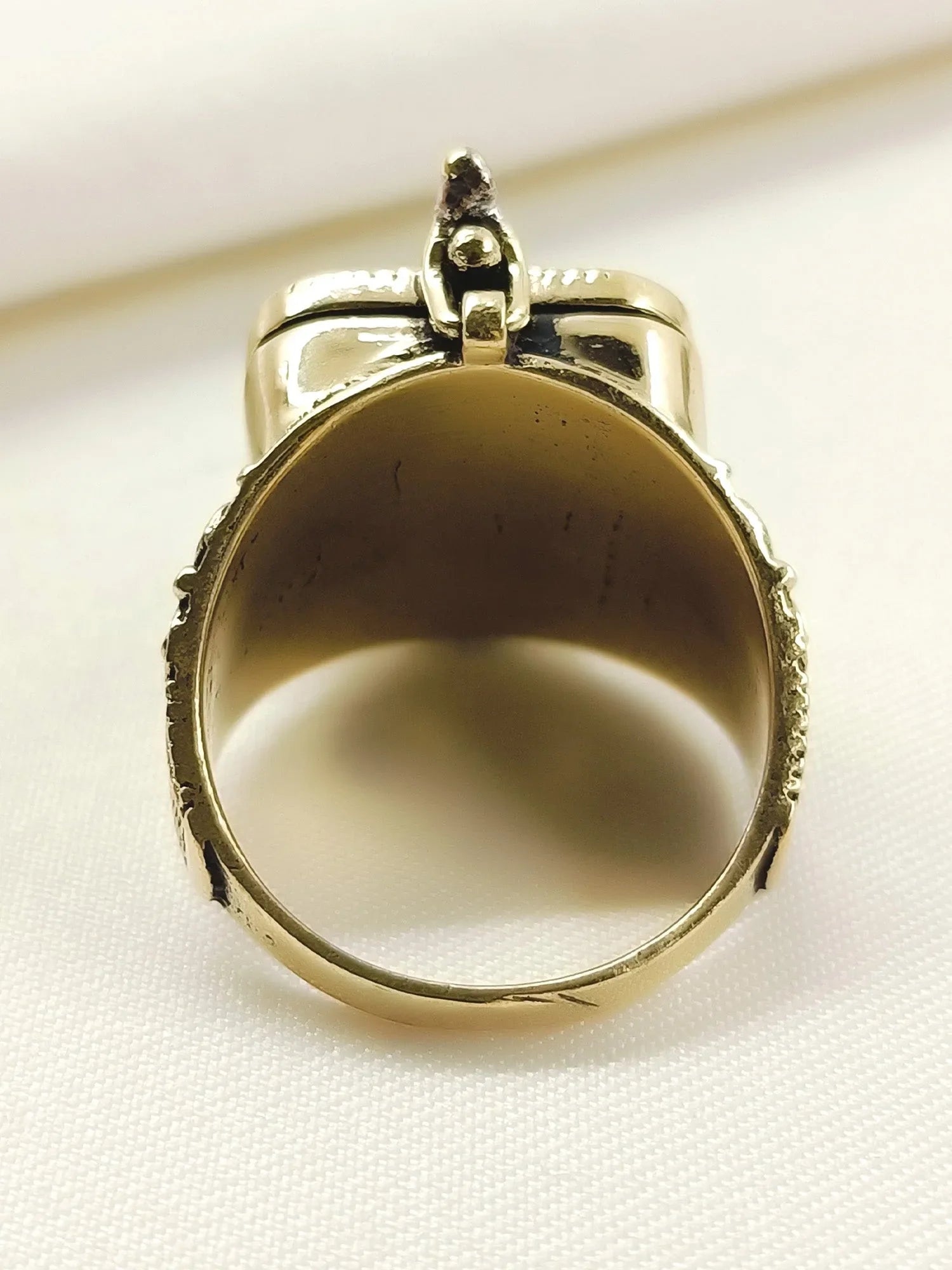 Anuruddh Mint Green Western Finger Ring